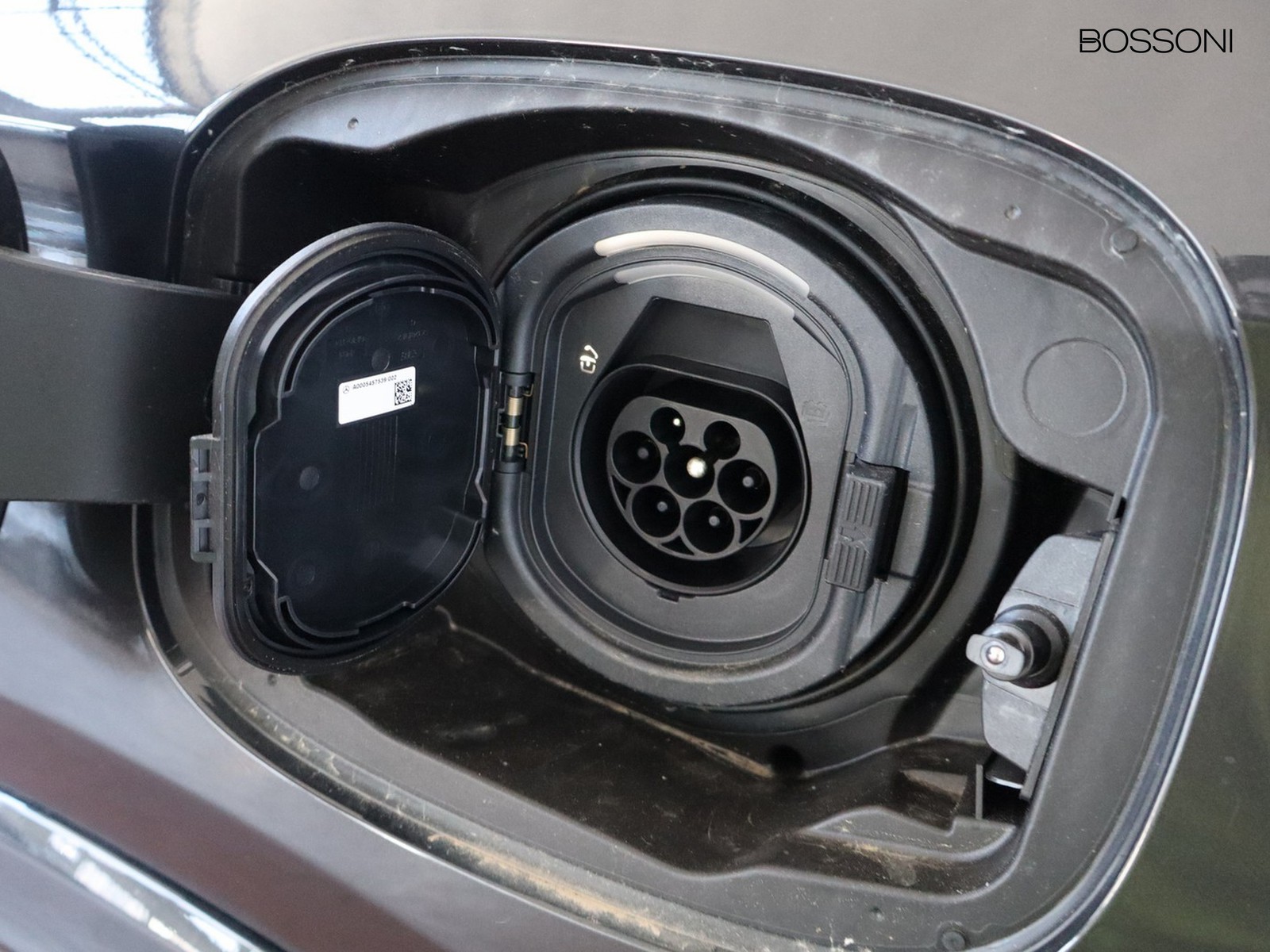 18 - Mercedes GLC coupe 300 de plug in hybrid amg line premium tech 4matic 9g-tronic