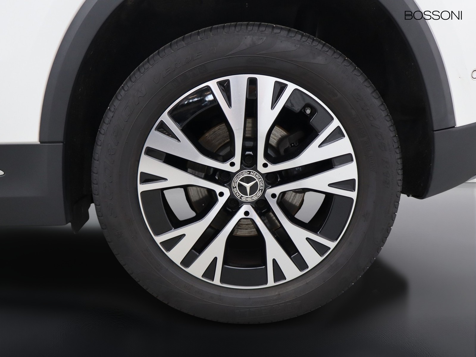 4 - Mercedes GLA 200 d progressive advanced 8g-dct