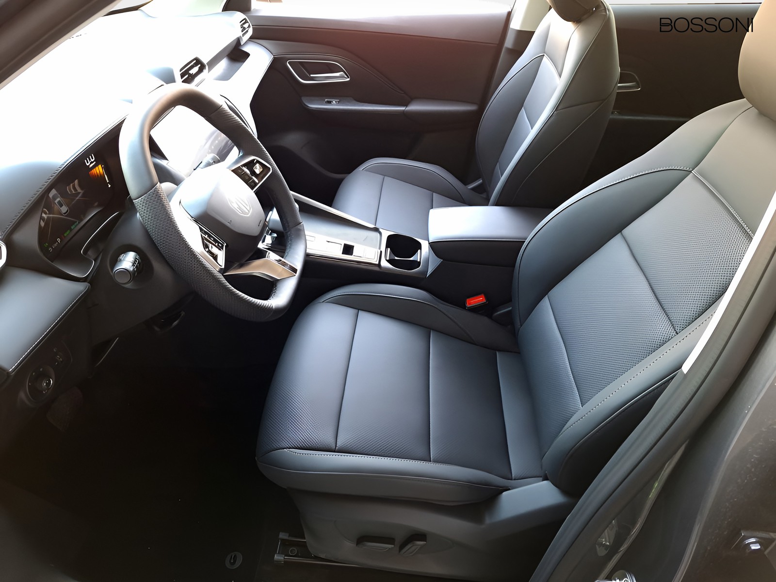 11 - Mg ZS 1.5 hybrid+ luxury auto