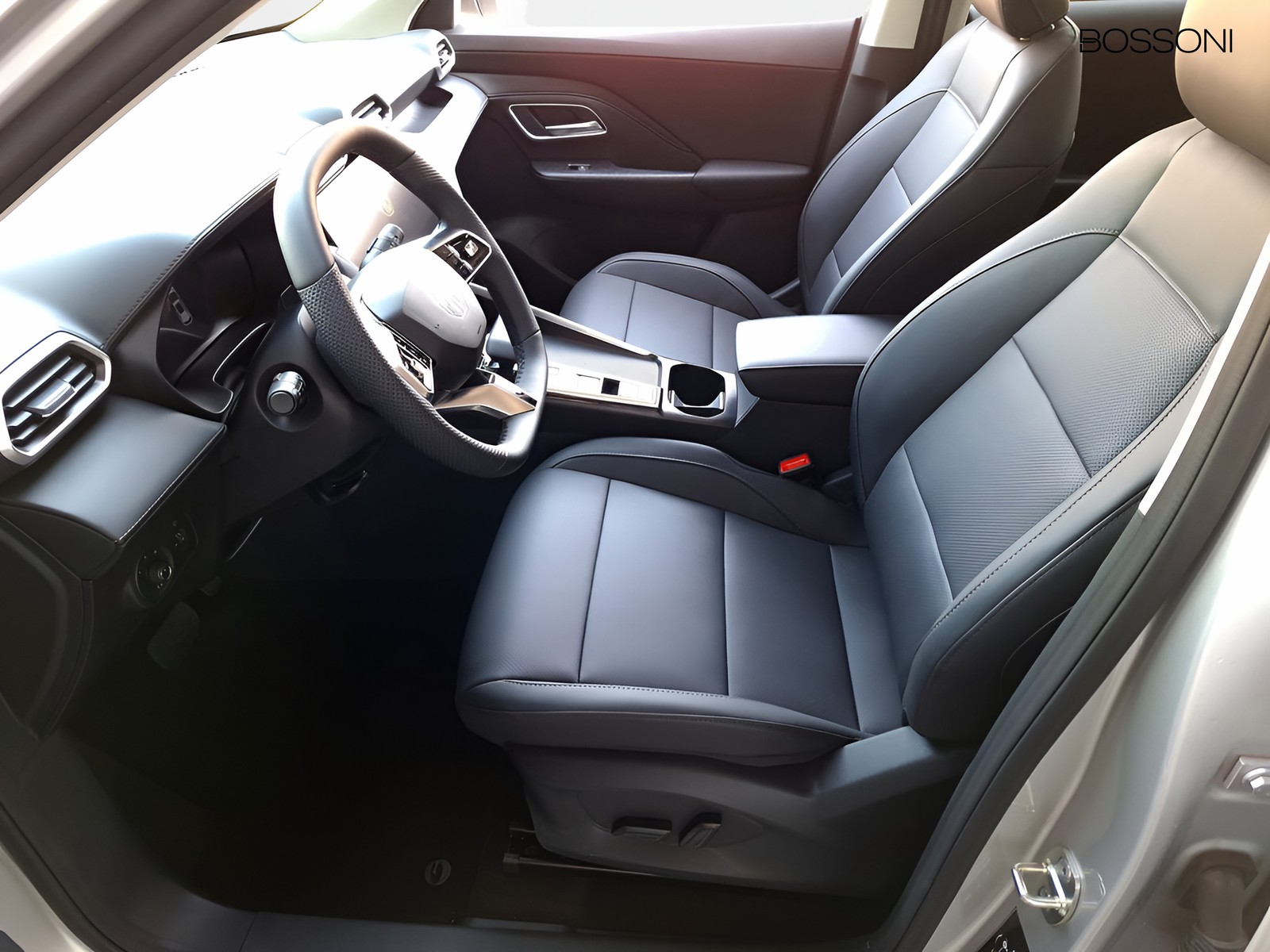 11 - Mg ZS 1.5 hybrid+ luxury auto