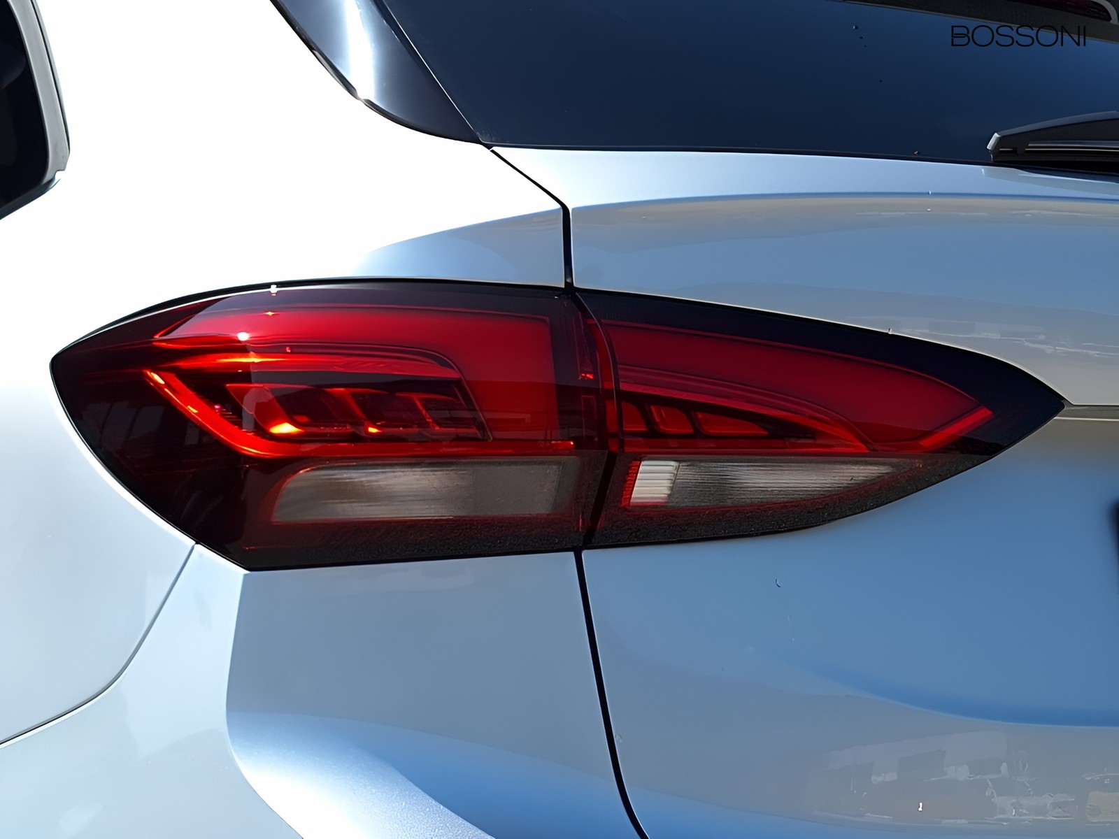 15 - Mg ZS 1.5 hybrid+ luxury auto