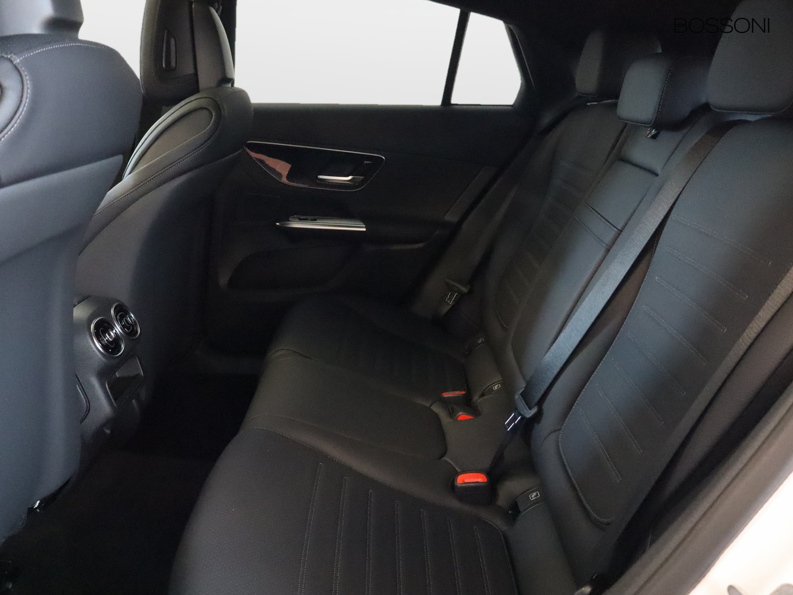 8 - Mercedes GLC coupe 220 d amg line premium 4matic 9g-tronic