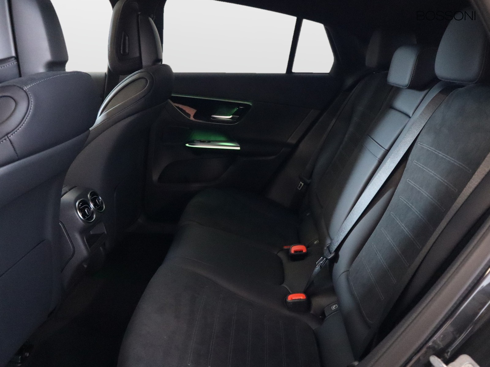 8 - Mercedes GLC coupe 220 d amg line premium 4matic 9g-tronic