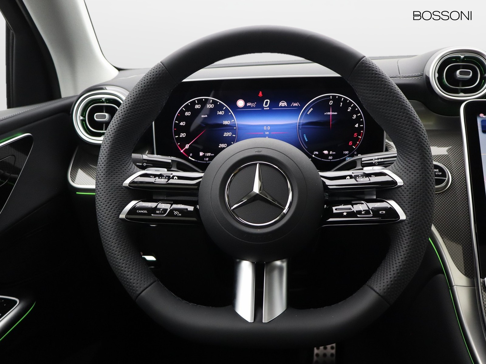 17 - Mercedes GLC coupe 300 de plug in hybrid amg line premium tech 4matic 9g-tronic