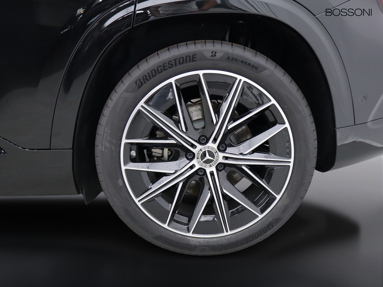 4 - Mercedes GLB 220 advanced plus 4matic 8g-edct