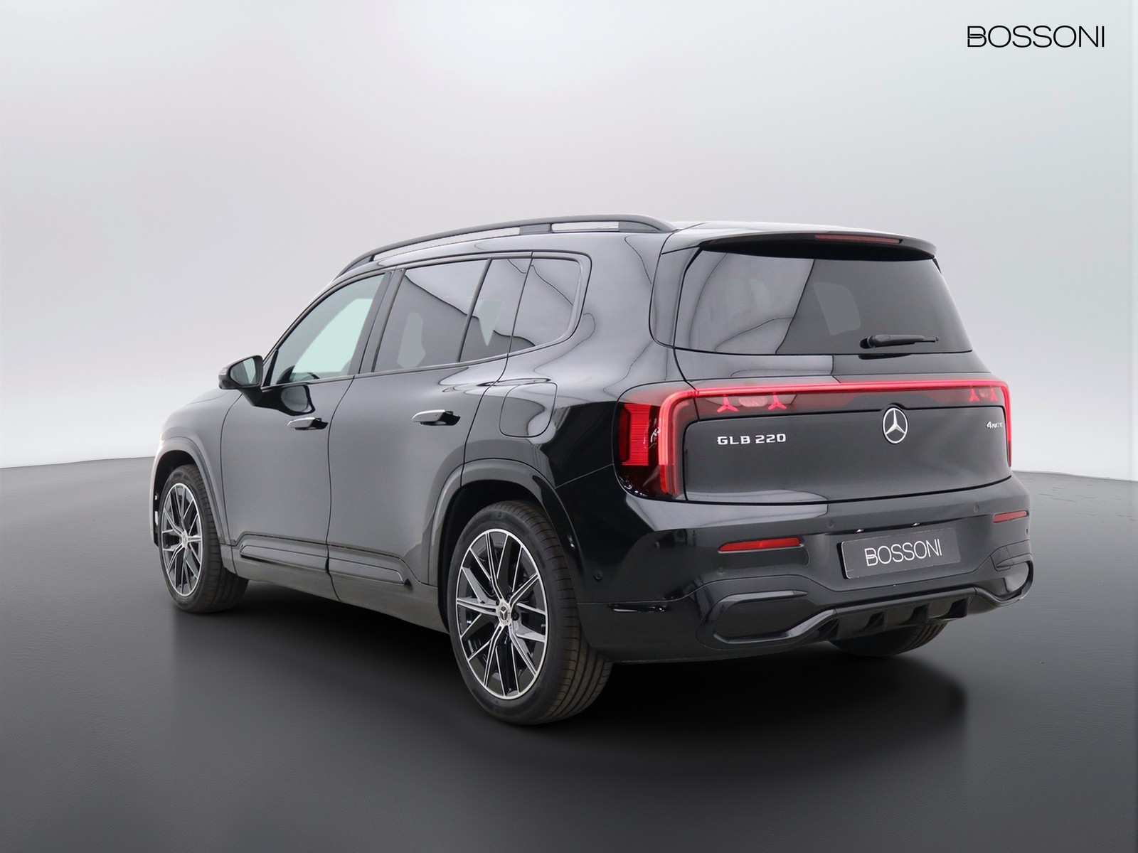 5 - Mercedes GLB 220 advanced plus 4matic 8g-edct