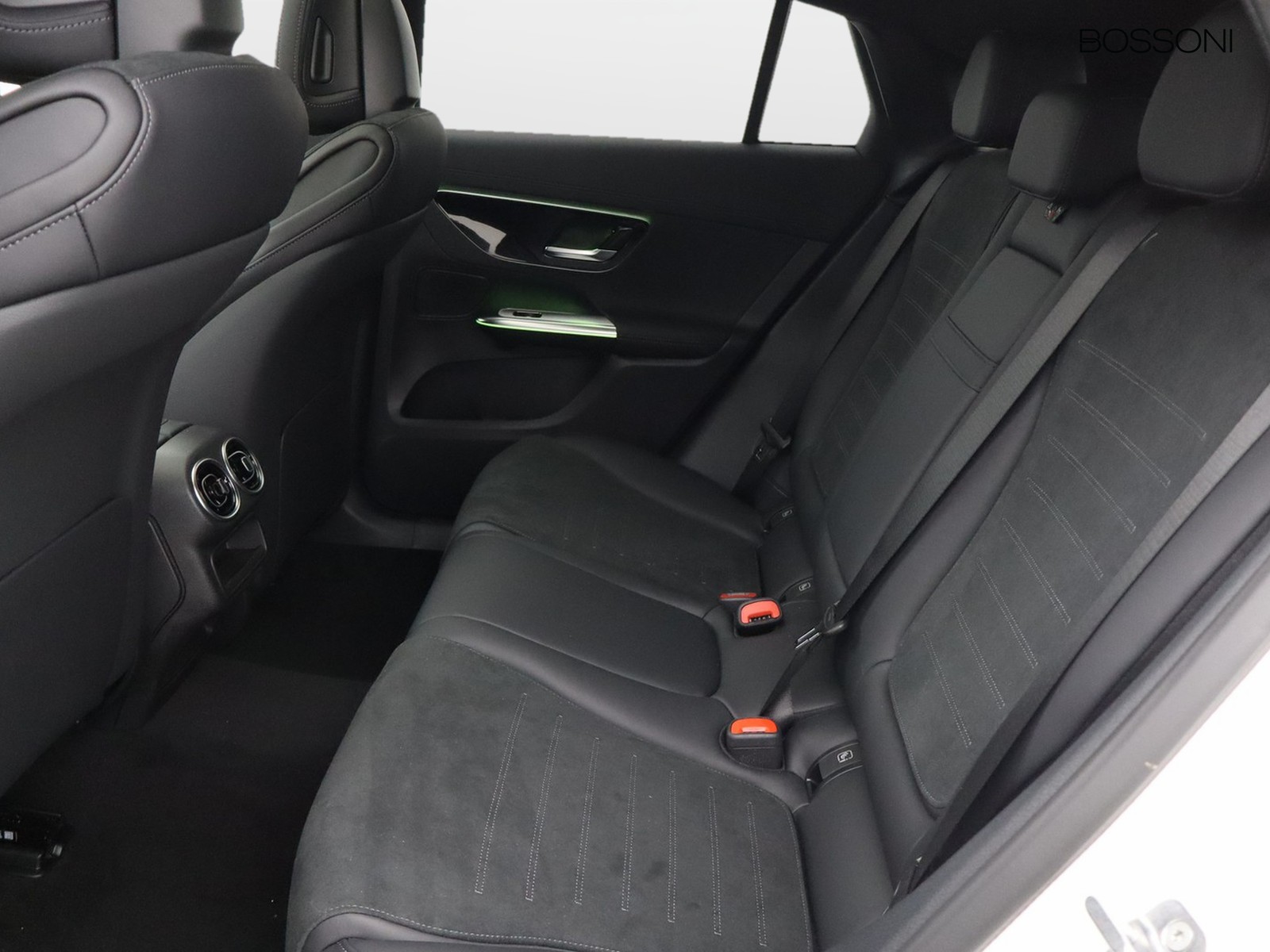 8 - Mercedes GLC coupe 220 d amg line premium 4matic 9g-tronic