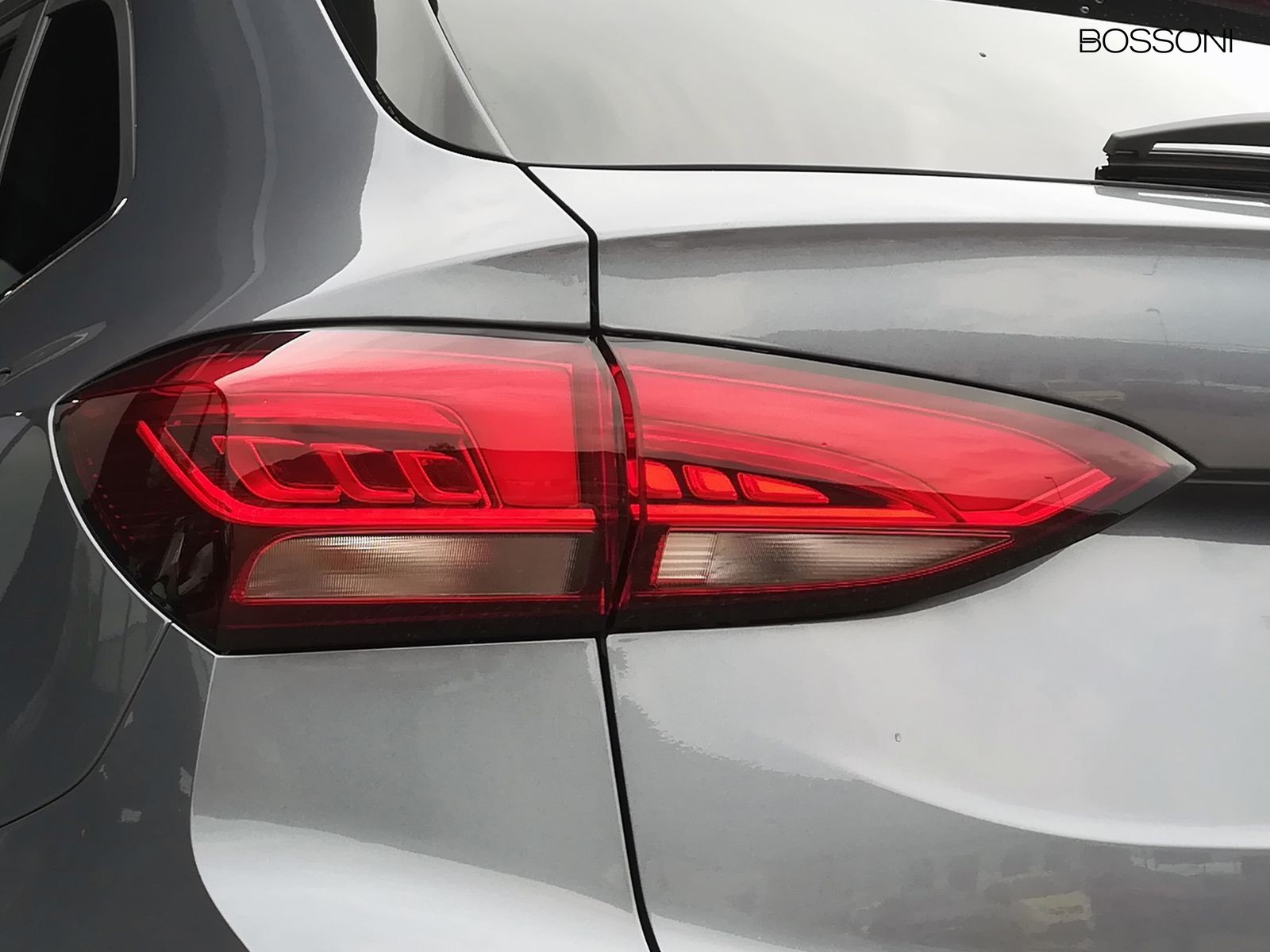15 - Mg ZS 1.5 hybrid+ luxury auto