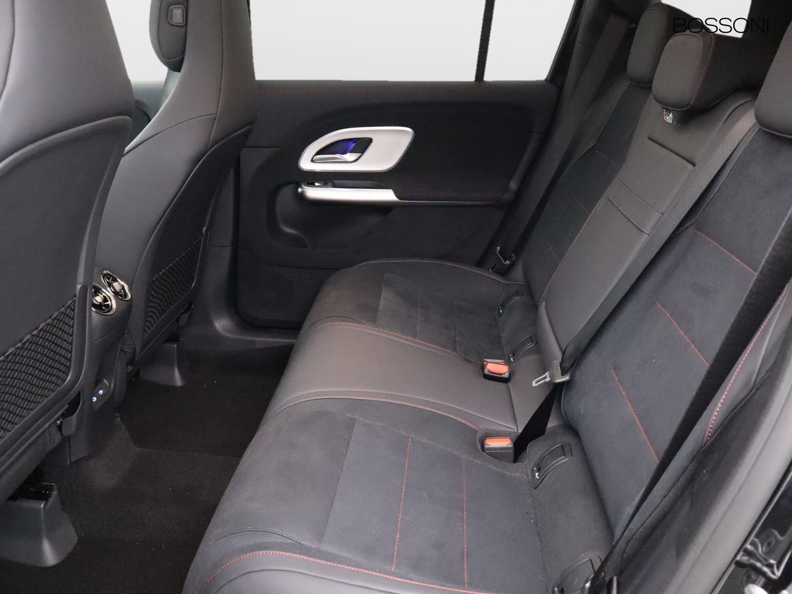 8 - Mercedes GLB 200 advanced plus 4matic 8g-edct