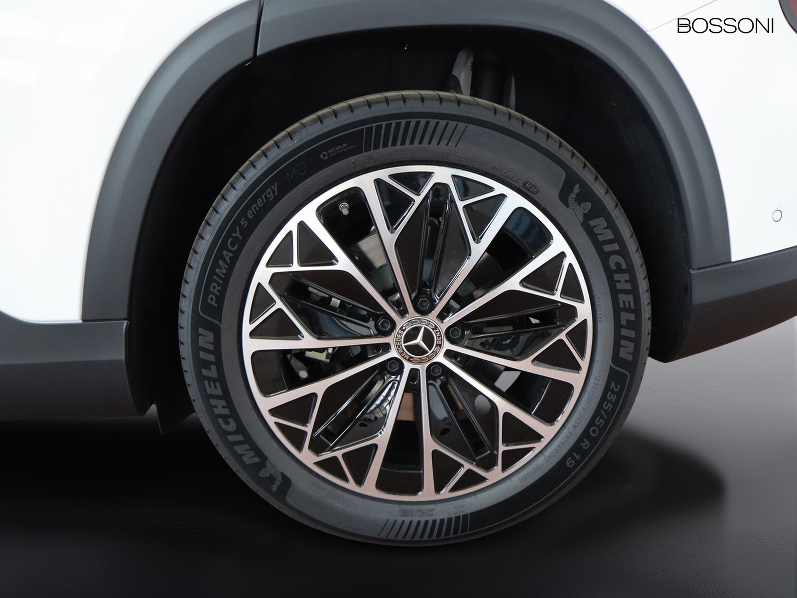 4 - Mercedes GLB 200 advanced plus 8g-edct