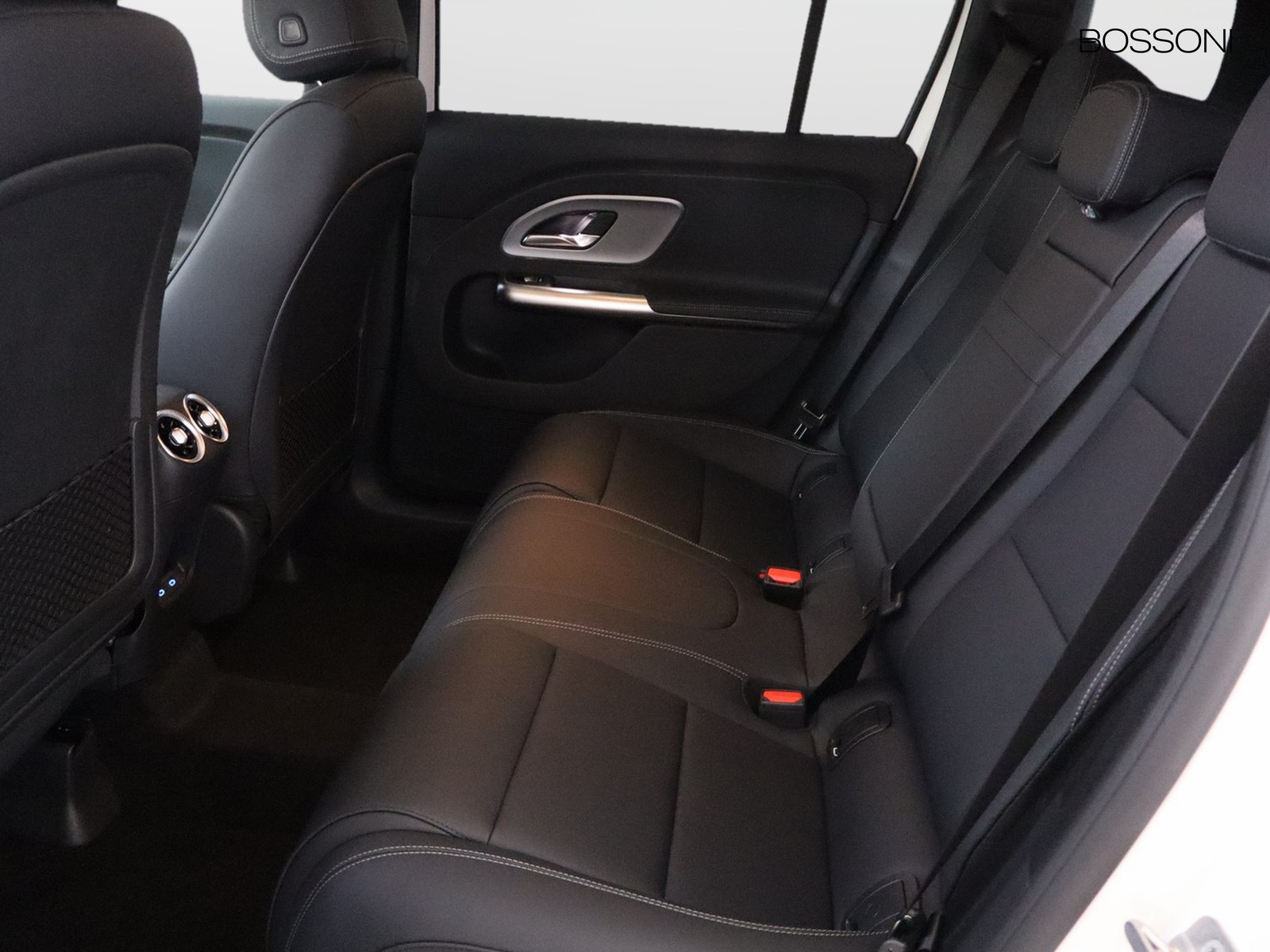 8 - Mercedes GLB 200 advanced plus 8g-edct