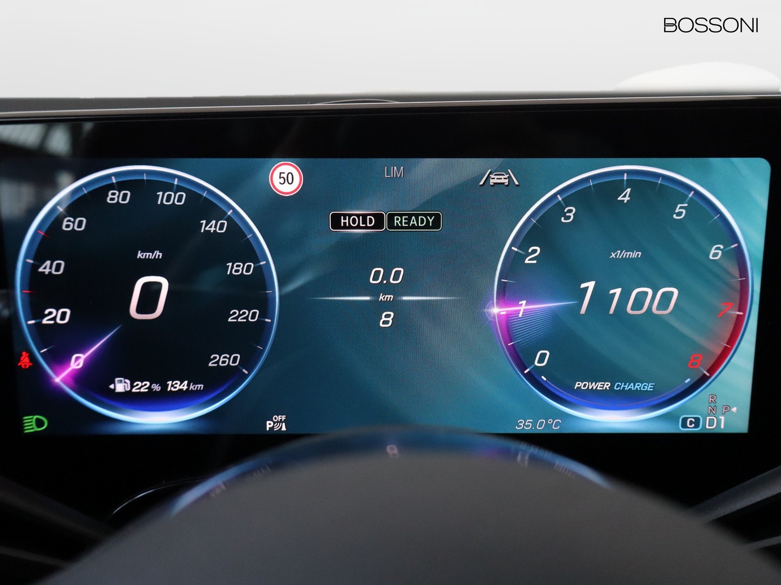 9 - Mercedes GLB 200 advanced plus 8g-edct