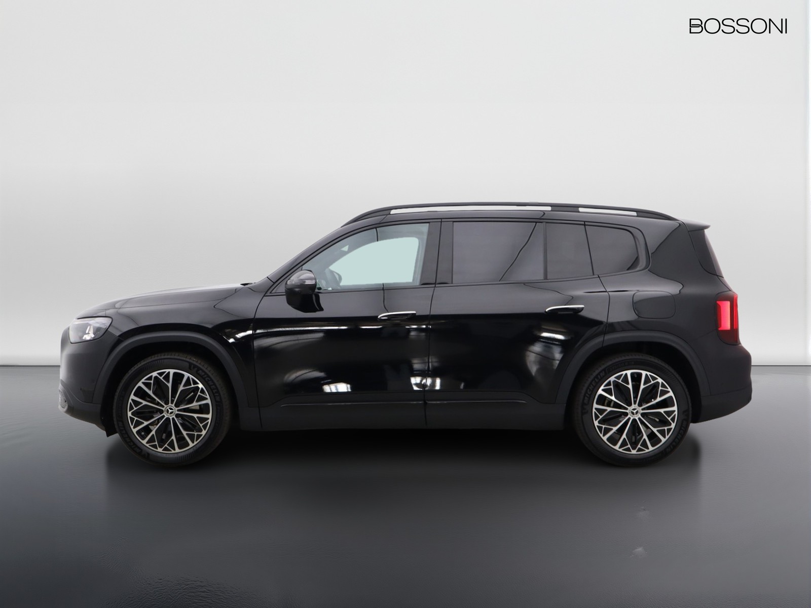 3 - Mercedes GLB 200 advanced plus 8g-edct