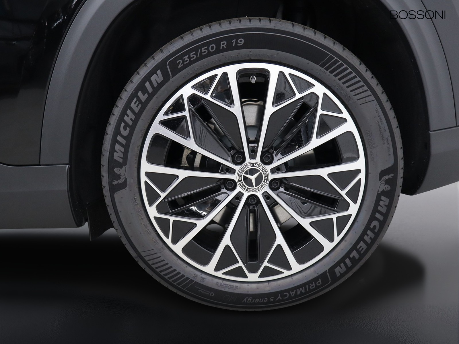 4 - Mercedes GLB 200 advanced plus 8g-edct
