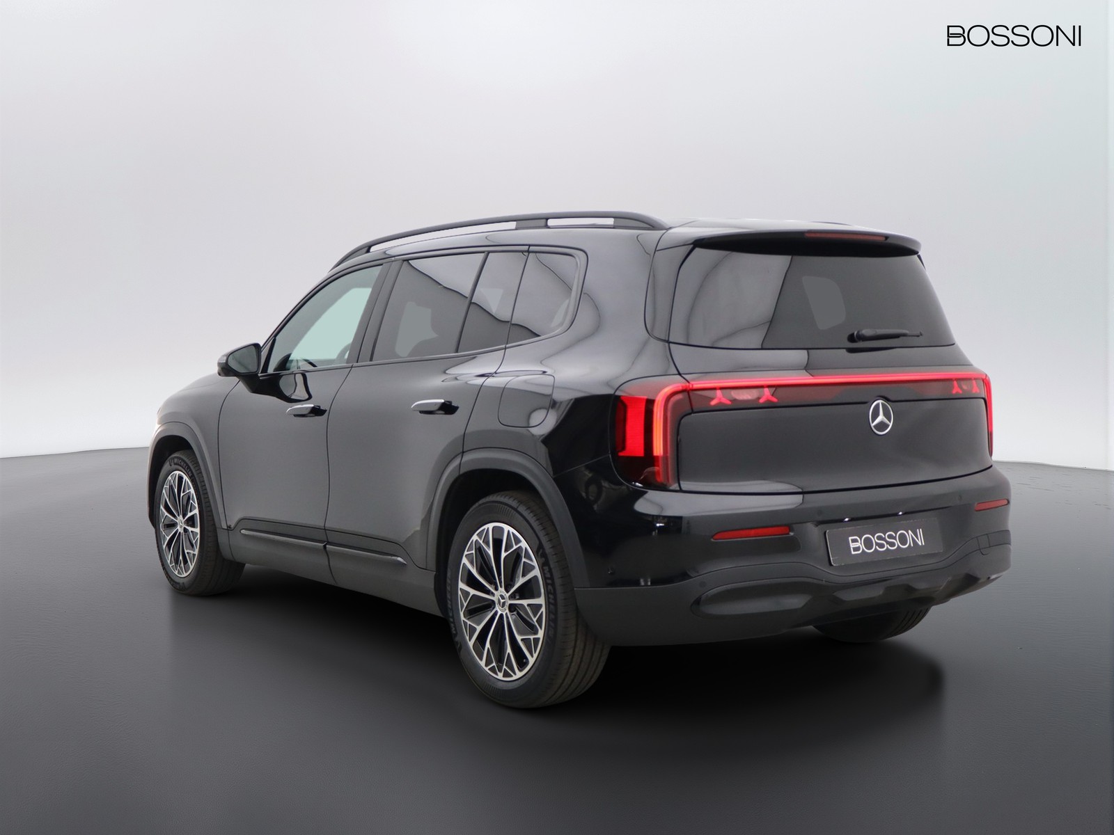 5 - Mercedes GLB 200 advanced plus 8g-edct