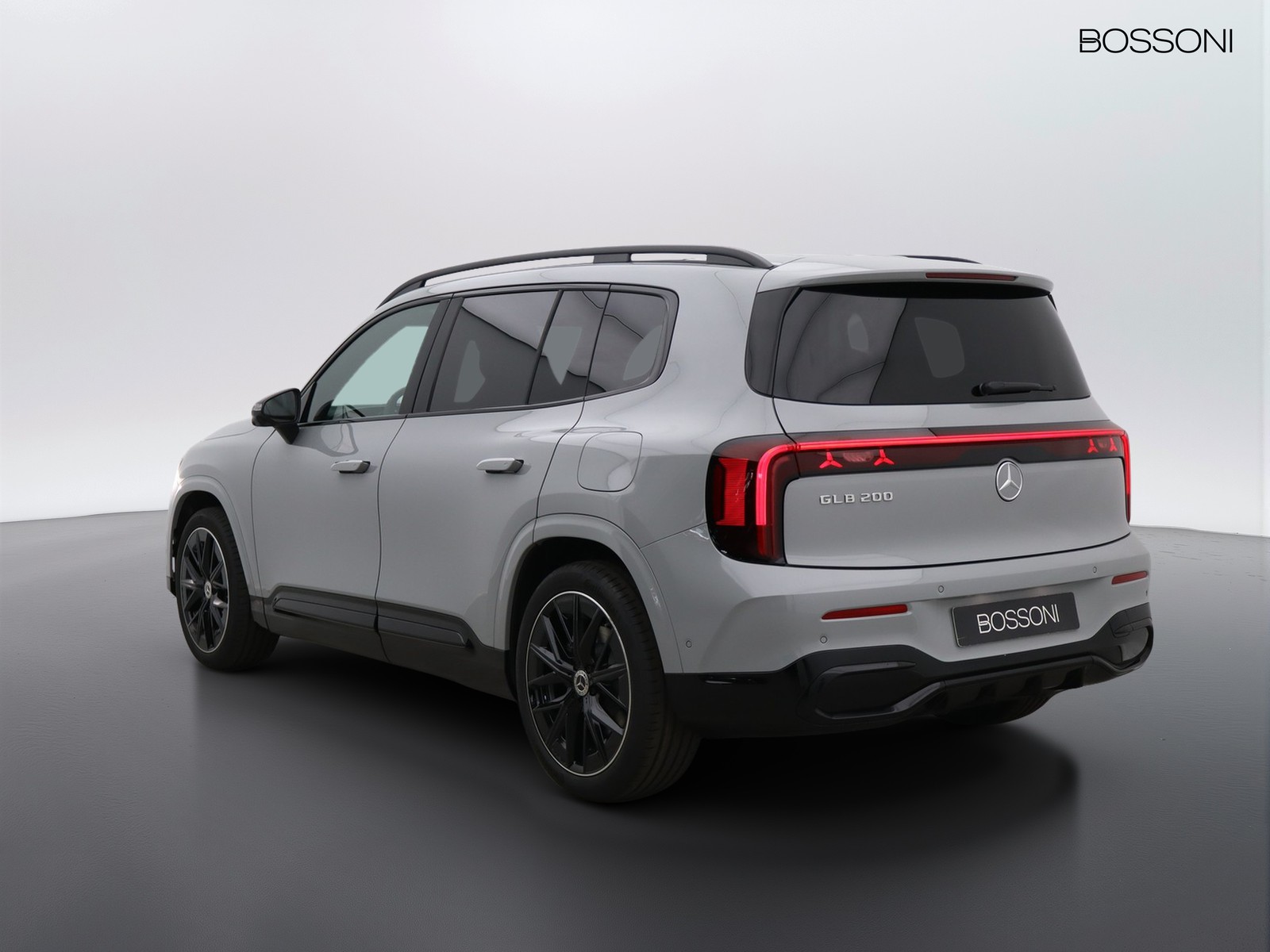5 - Mercedes GLB 200 advanced plus 8g-edct