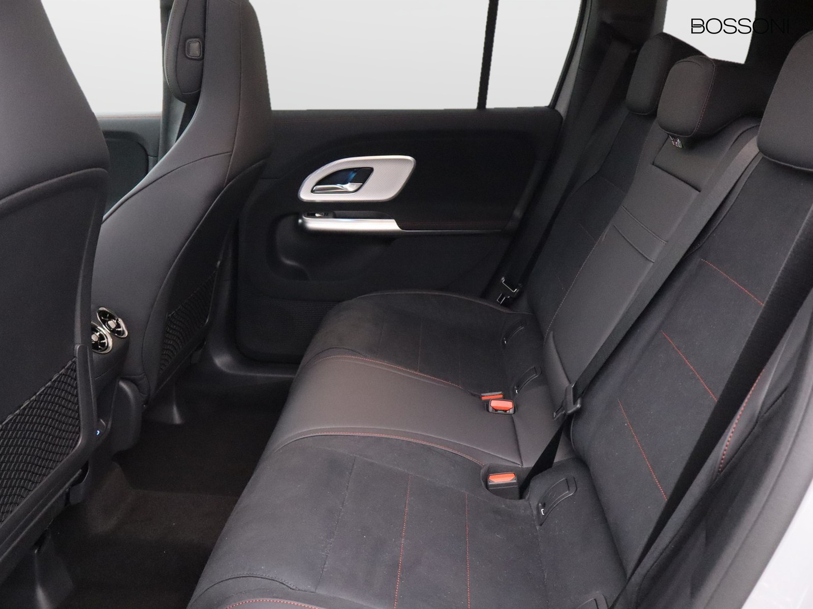 8 - Mercedes GLB 200 advanced plus 8g-edct