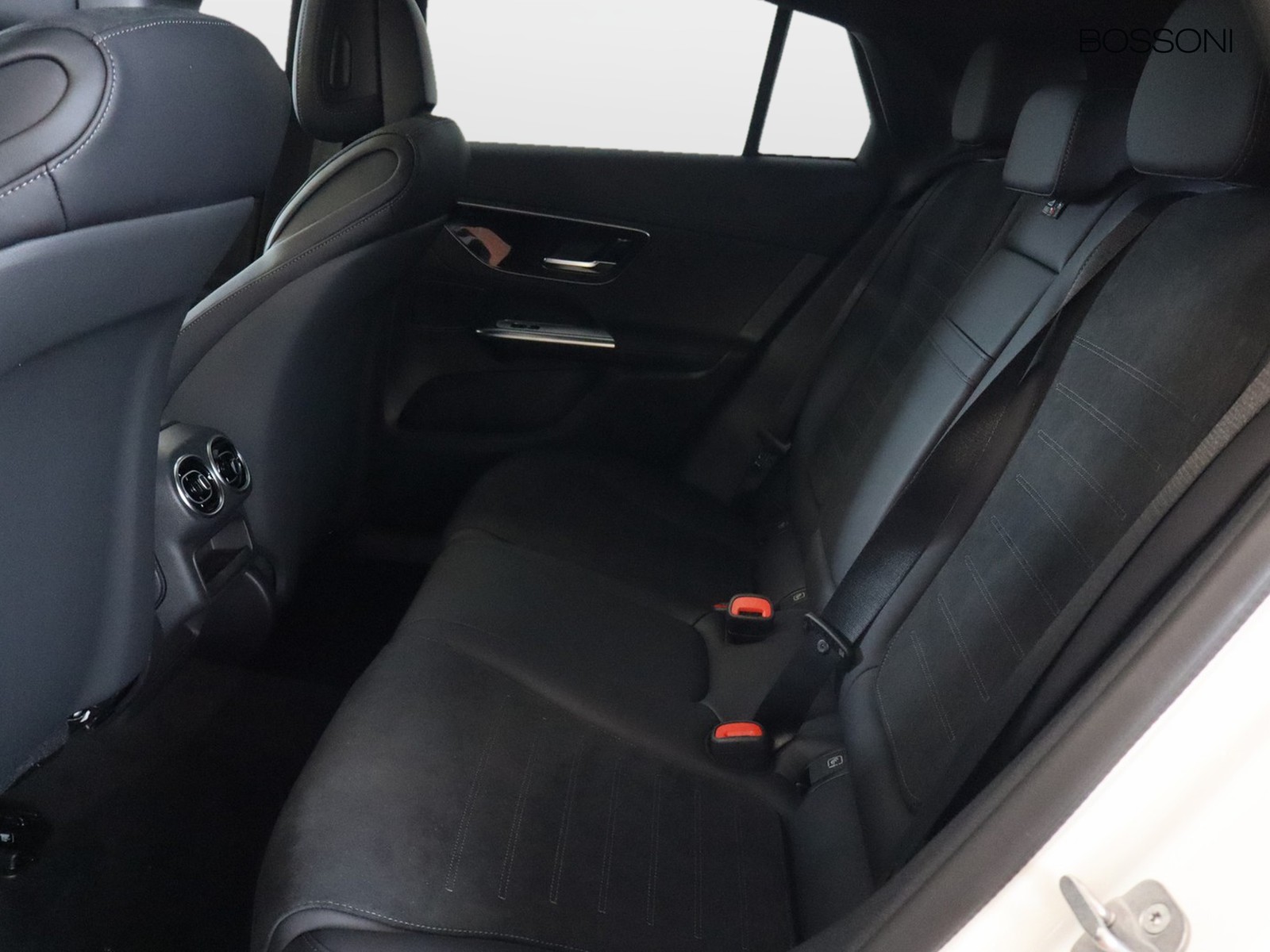 8 - Mercedes GLC coupe 300 de plug-in hybrid amg line premium 4matic 9g-tronic