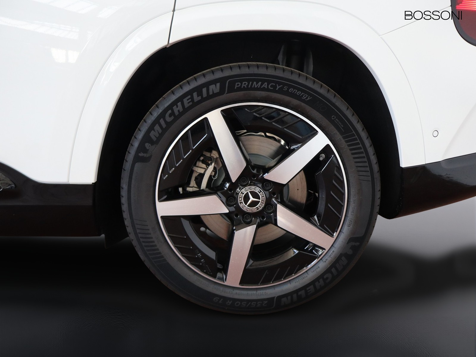 4 - Mercedes GLB 200 advanced plus 8g-edct