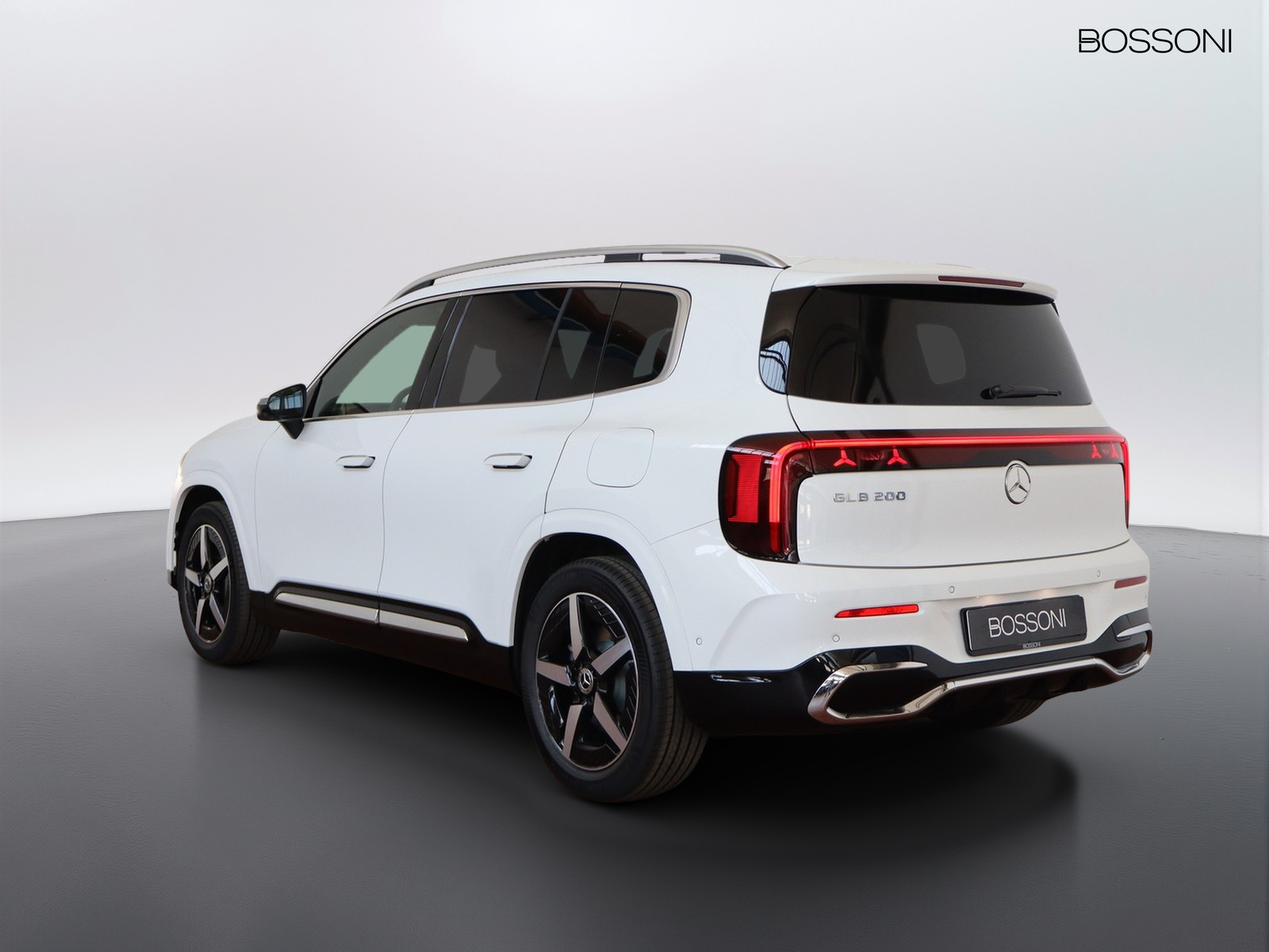 5 - Mercedes GLB 200 advanced plus 8g-edct