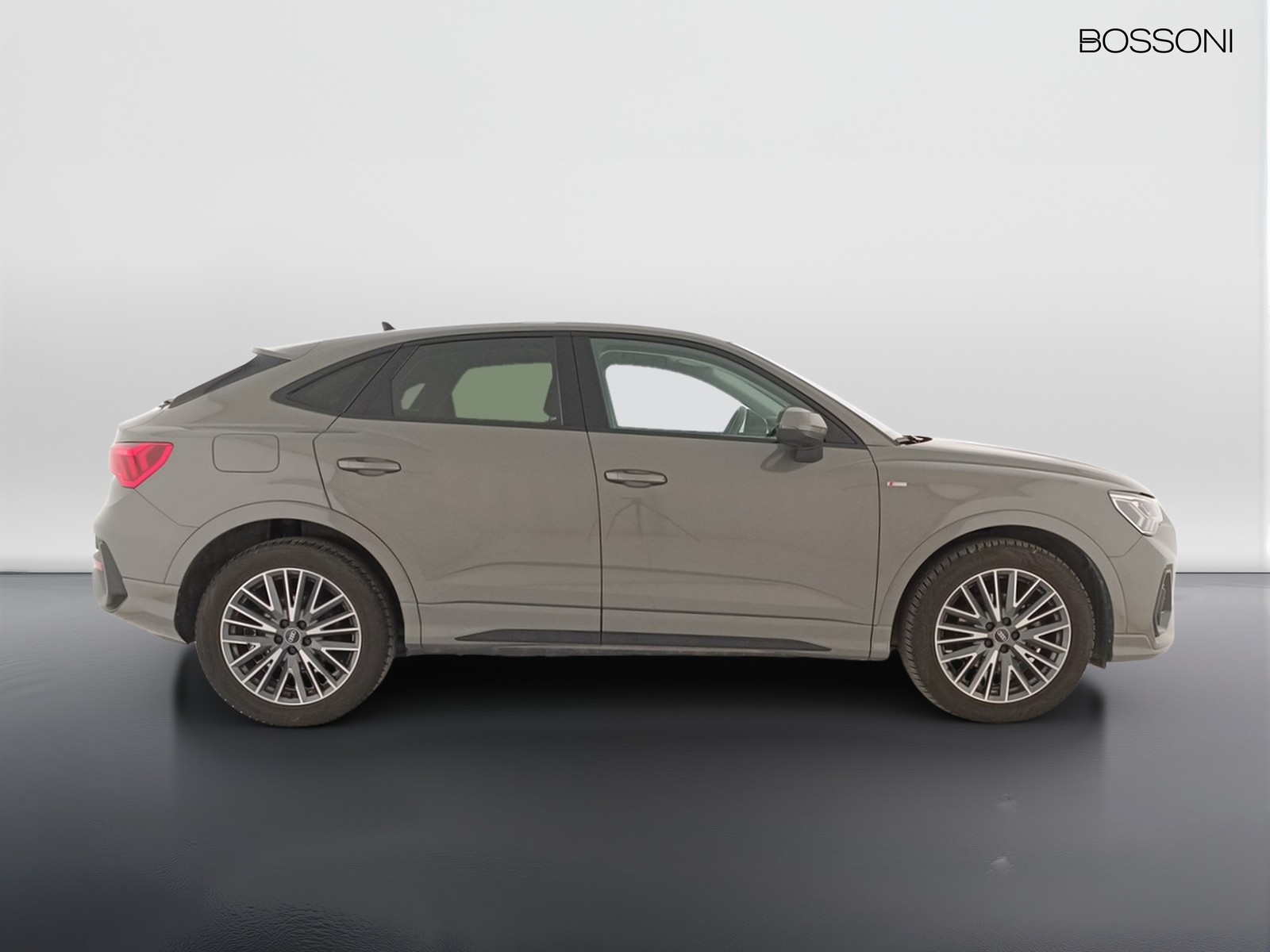 3 - Audi Q3 sportback 35 2.0 tdi s line edition s tronic