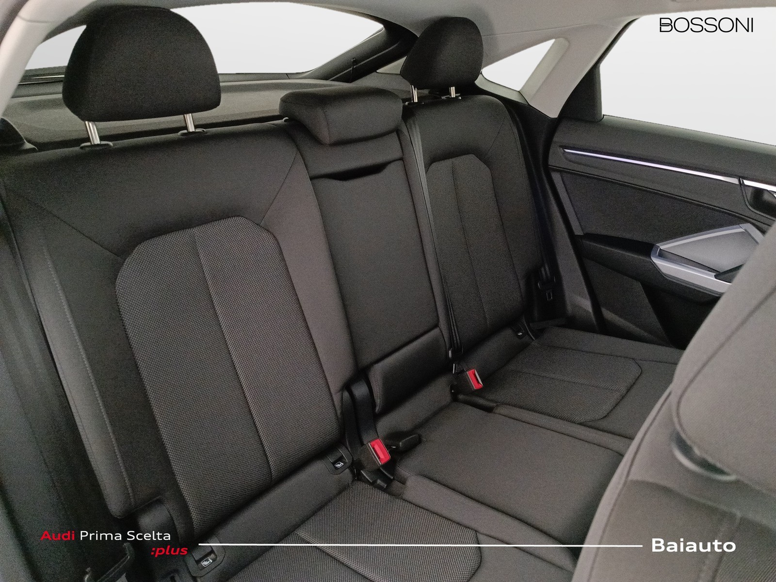 23 - Audi Q3 sportback 35 2.0 tdi s line edition s tronic