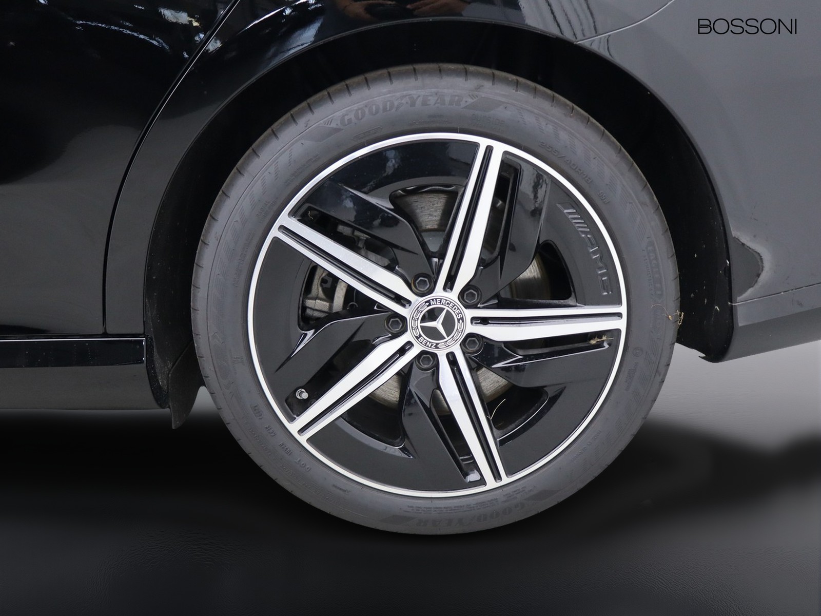 4 - Mercedes CLA 250+ elettrica advanced plus