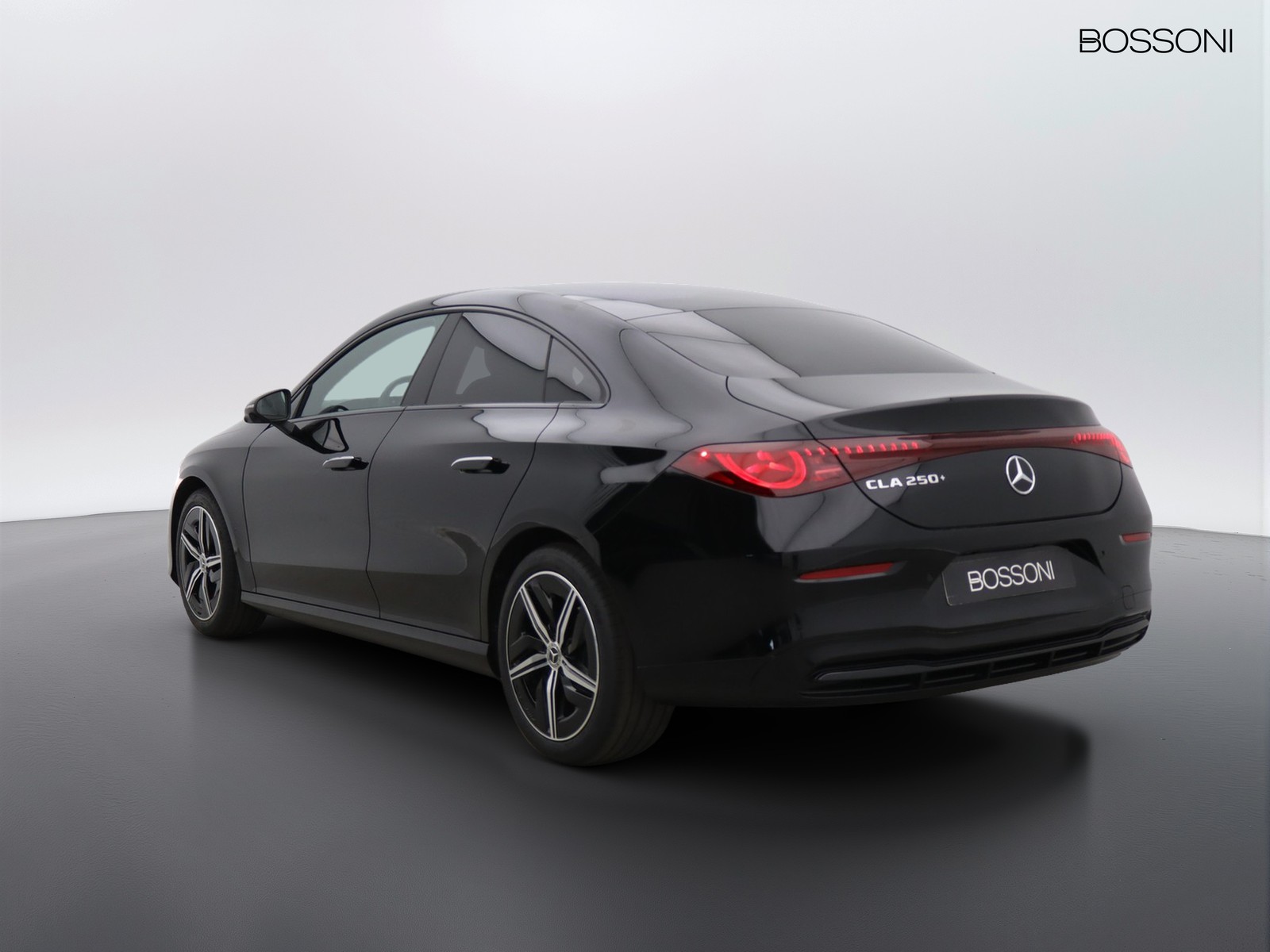 5 - Mercedes CLA 250+ elettrica advanced plus