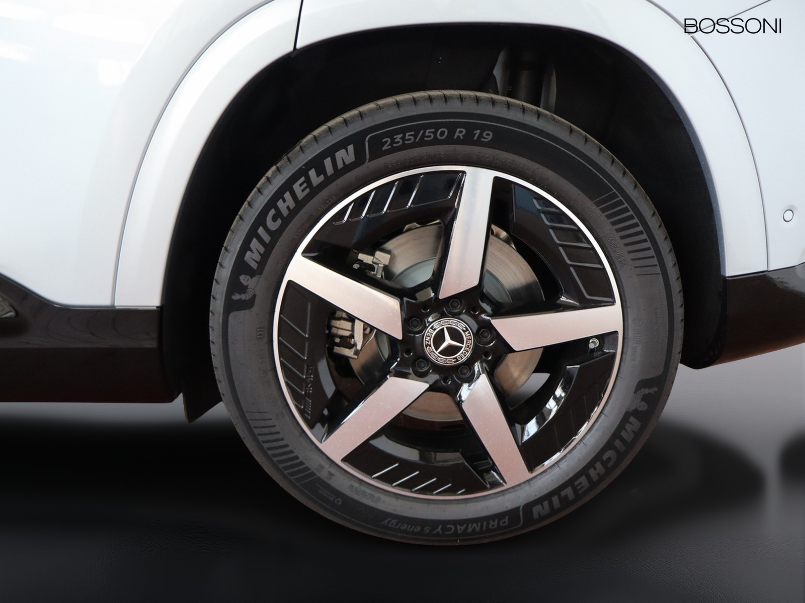 4 - Mercedes GLB 200 premium 4matic 8g-edct