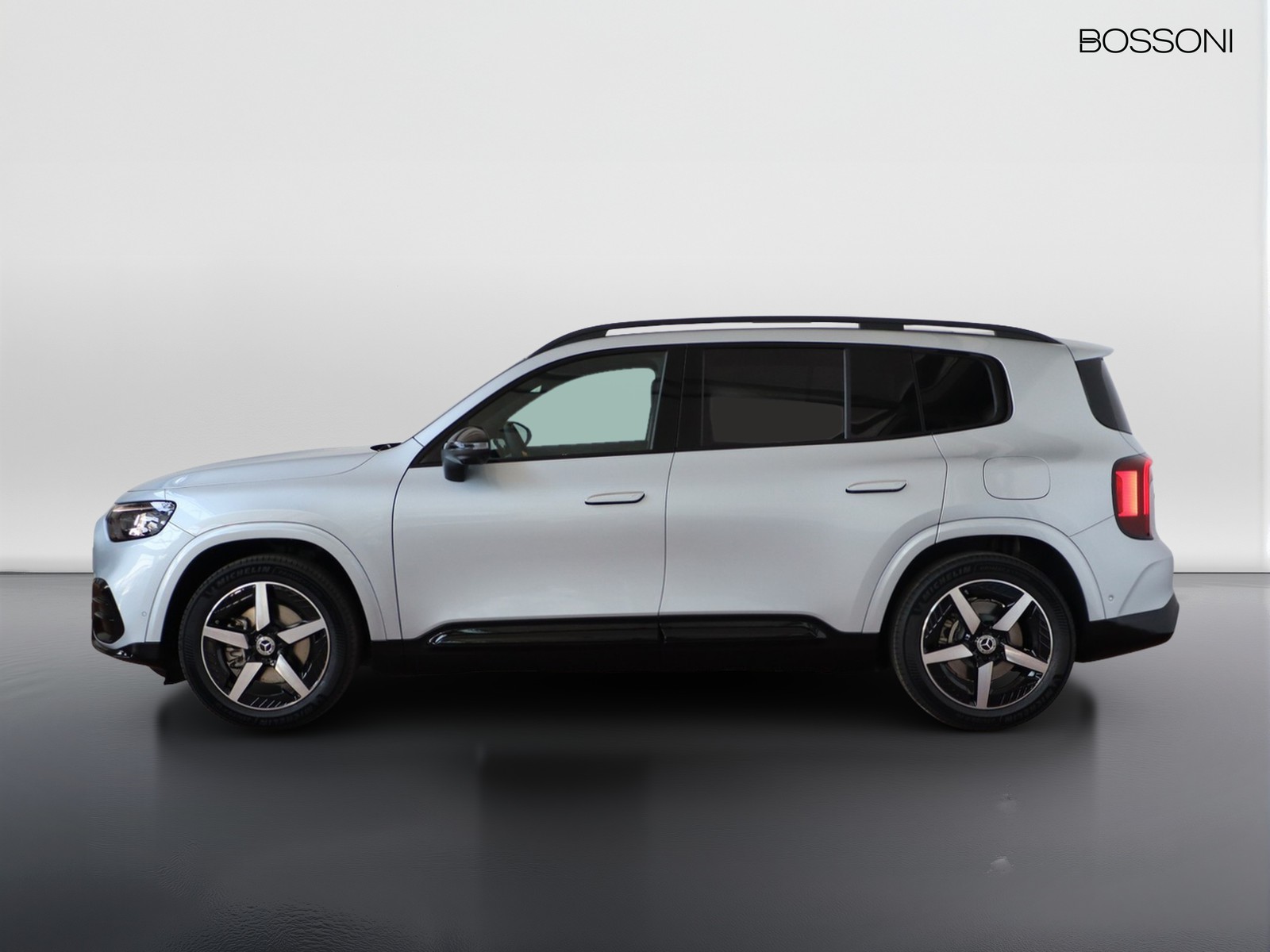 3 - Mercedes GLB 200 advanced plus 8g-edct