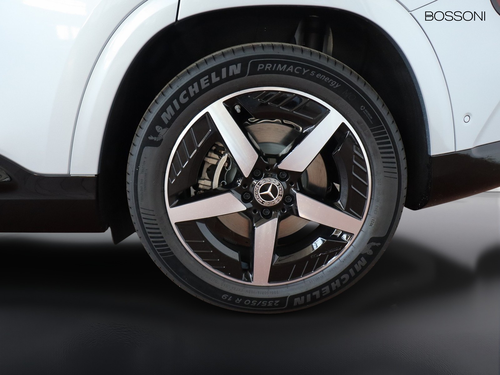 4 - Mercedes GLB 200 advanced plus 8g-edct