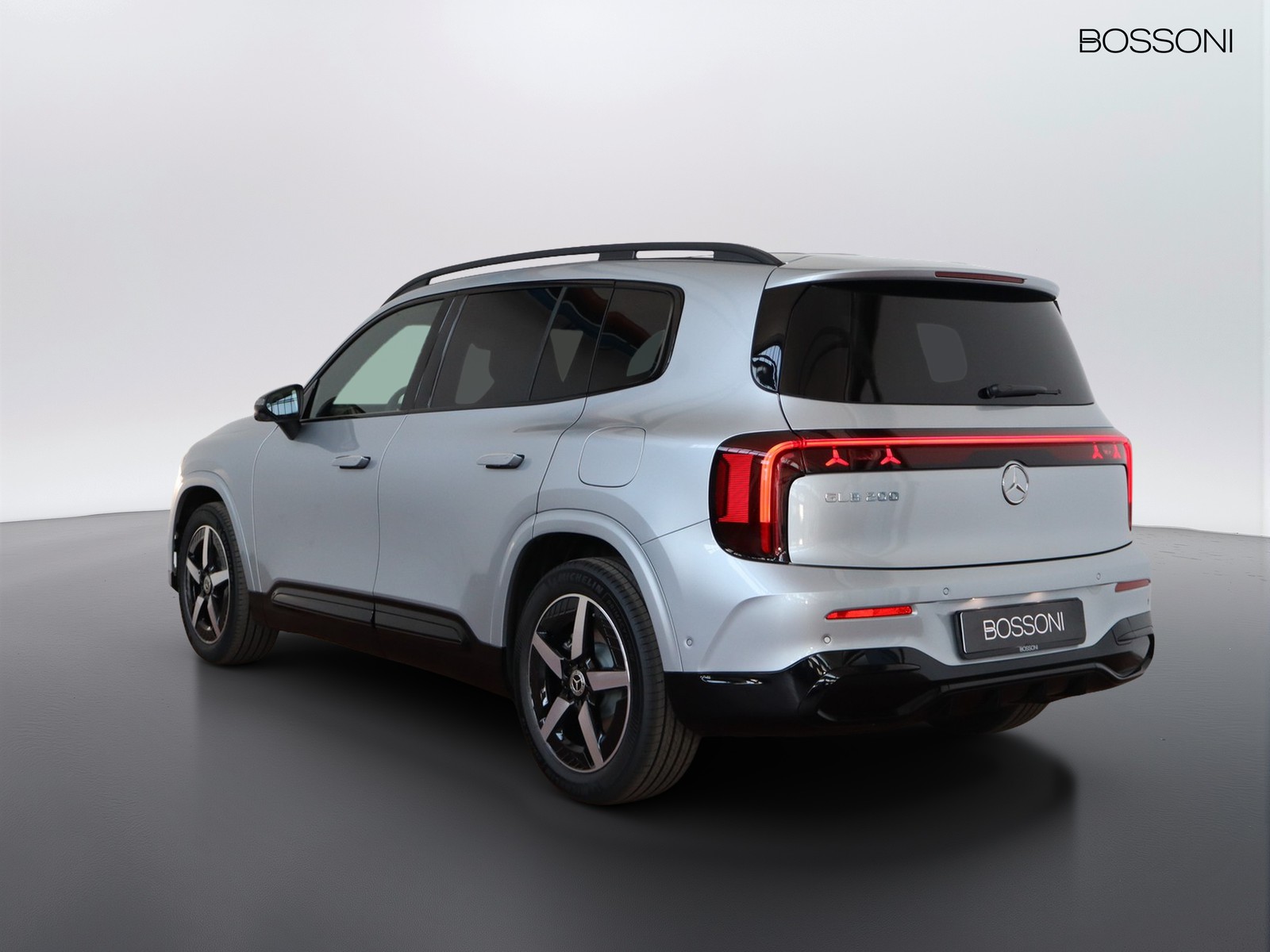 5 - Mercedes GLB 200 advanced plus 8g-edct