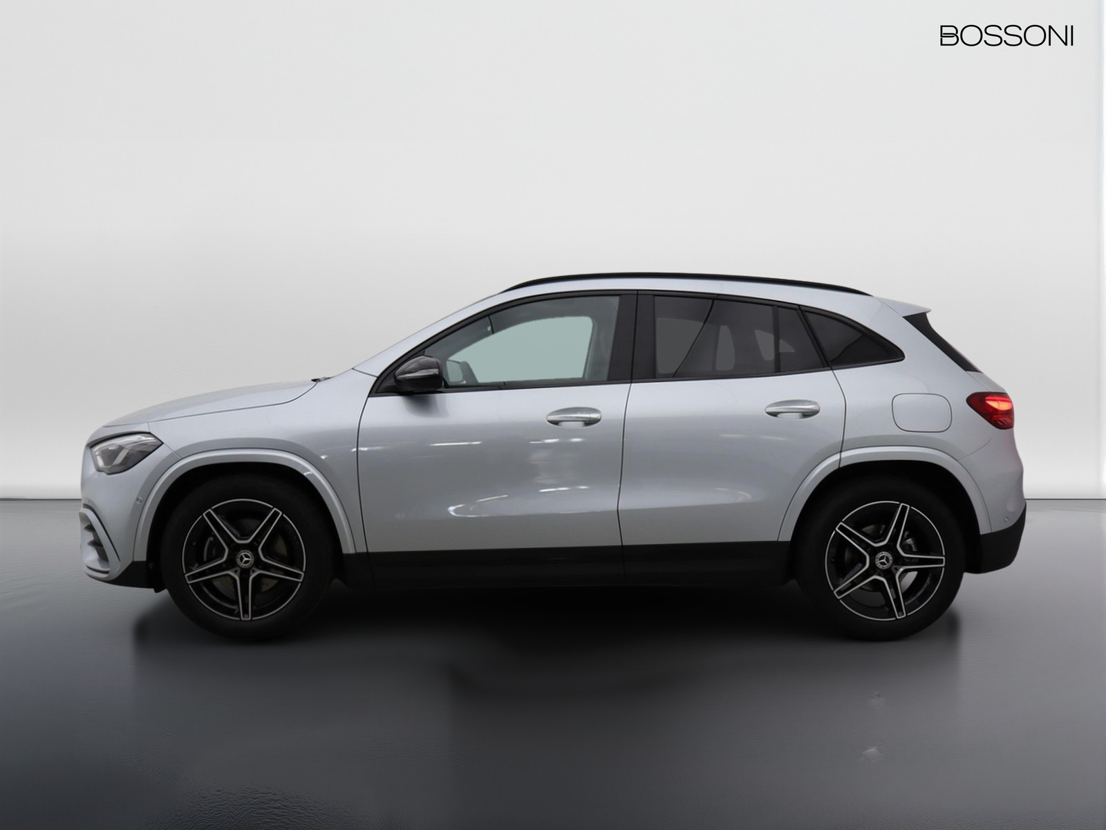 3 - Mercedes GLA 200 d amg line extra 8g-dct