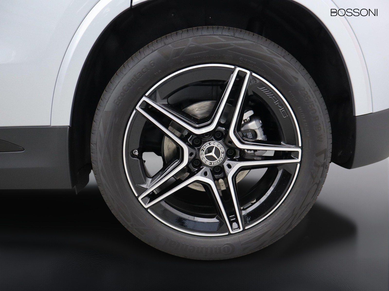 4 - Mercedes GLA 200 d amg line extra 8g-dct