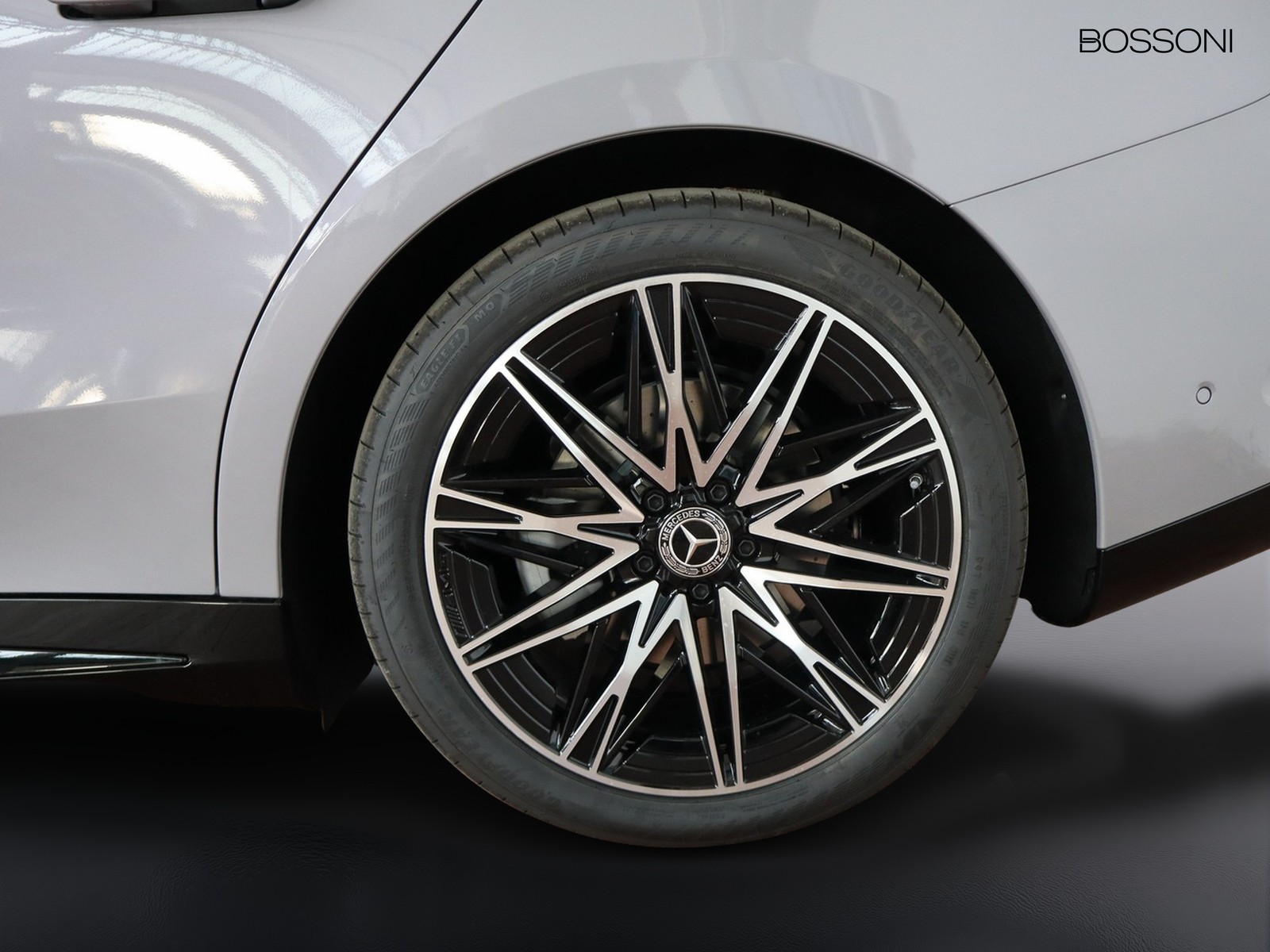 4 - Mercedes Classe C 400 elettrica premium 4matic