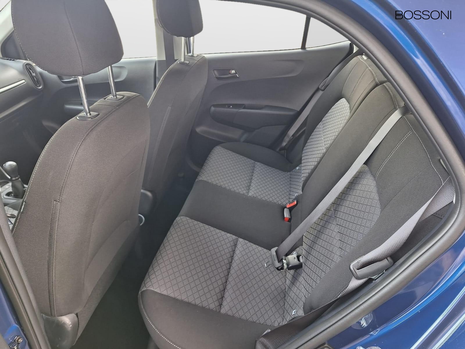 8 - Kia Picanto 1.0 gdi urban