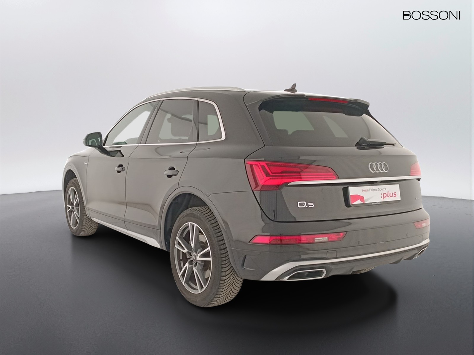 4 - Audi Q5 40 2.0 tdi mhev 12v s line quattro s tronic