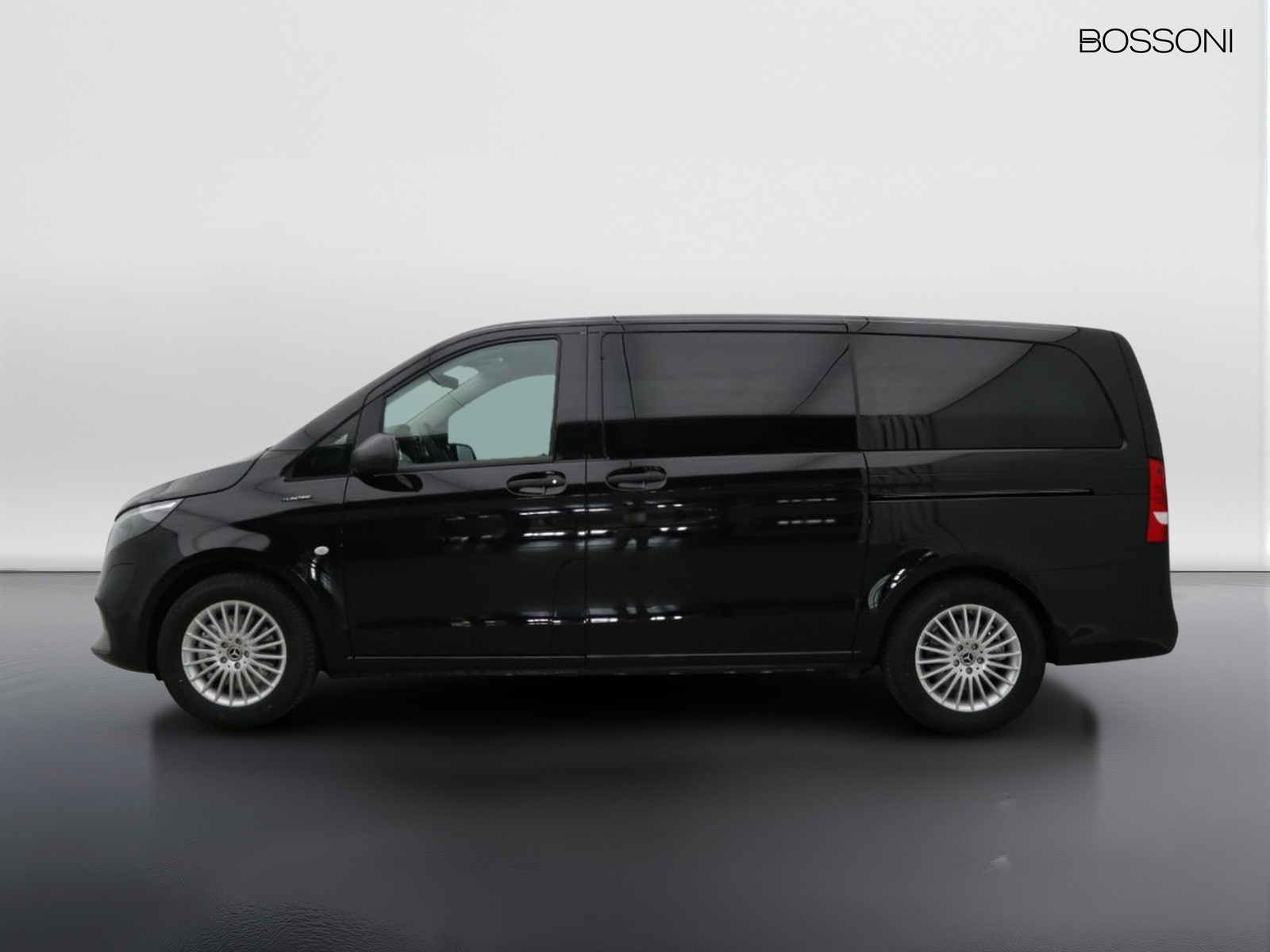 3 - Mercedes Vans Vito etourer 129 long 90kwh