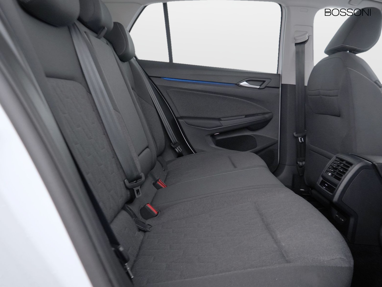 9 - Volkswagen Golf 1.5 tsi ehybrid 204cv edition plus dsg