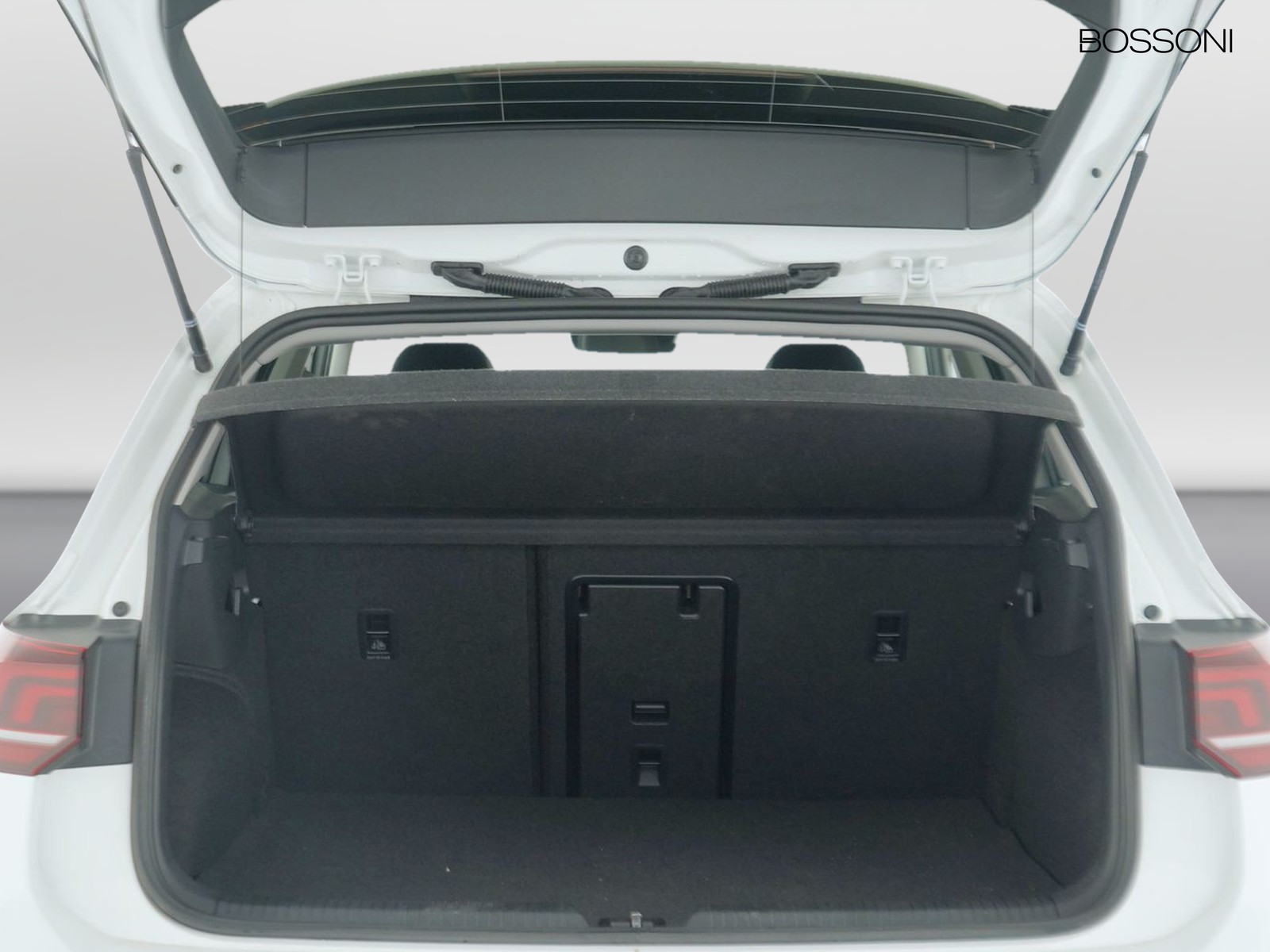 10 - Volkswagen Golf 1.5 tsi ehybrid 204cv edition plus dsg