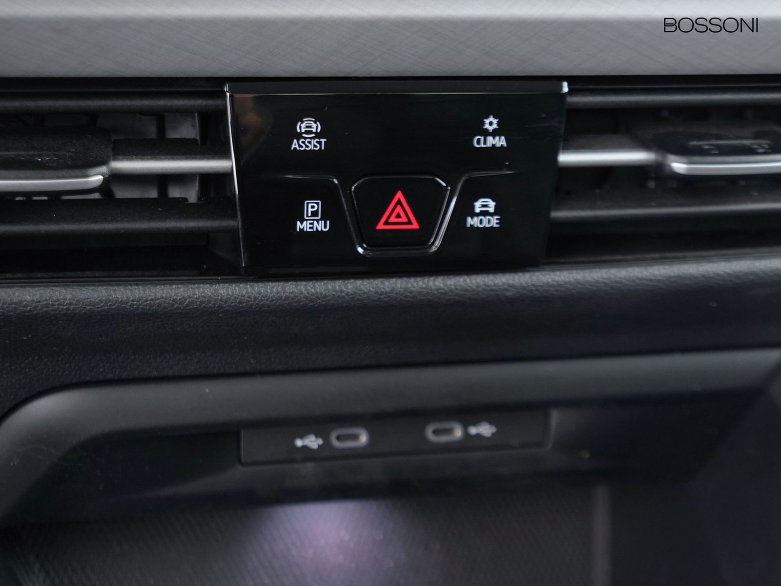24 - Volkswagen Golf 1.5 tsi ehybrid 204cv edition plus dsg