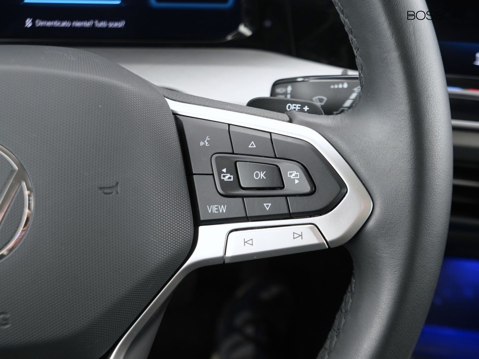 26 - Volkswagen Golf 1.5 tsi ehybrid 204cv edition plus dsg