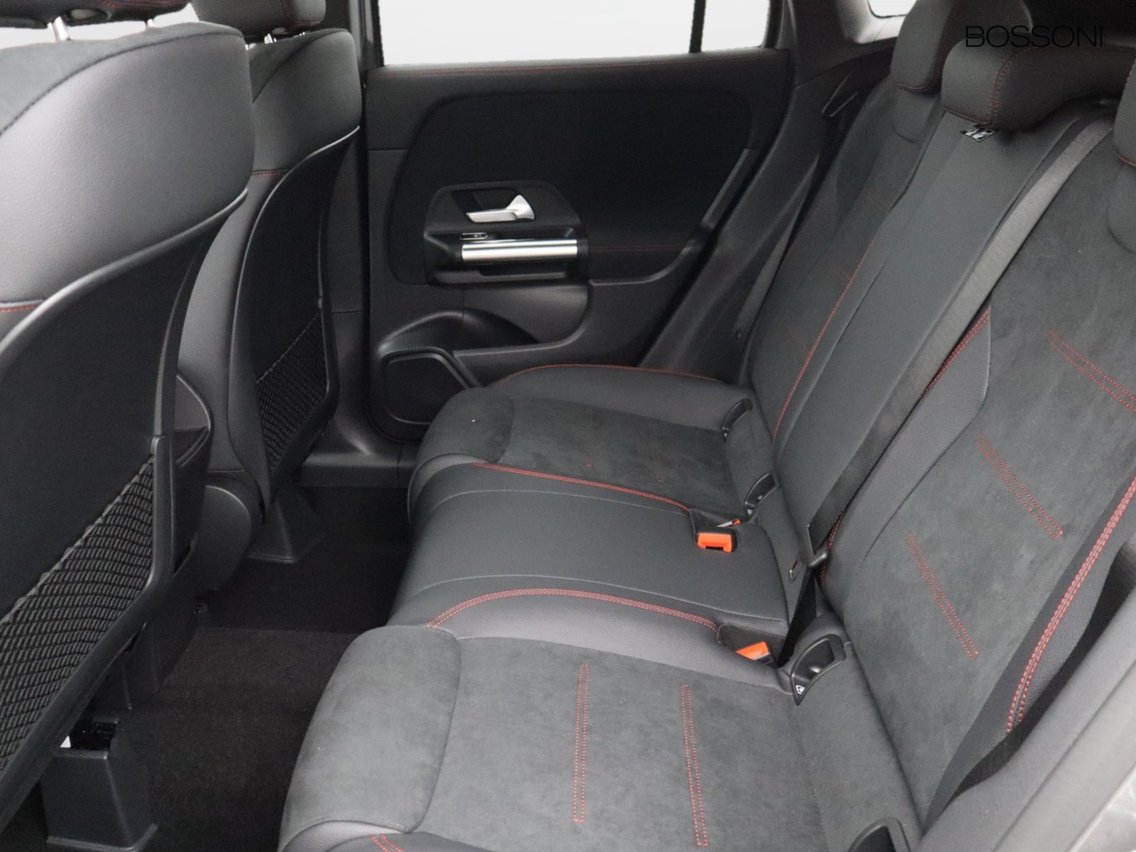 8 - Mercedes GLA 180 d amg line advanced plus 8g-dct