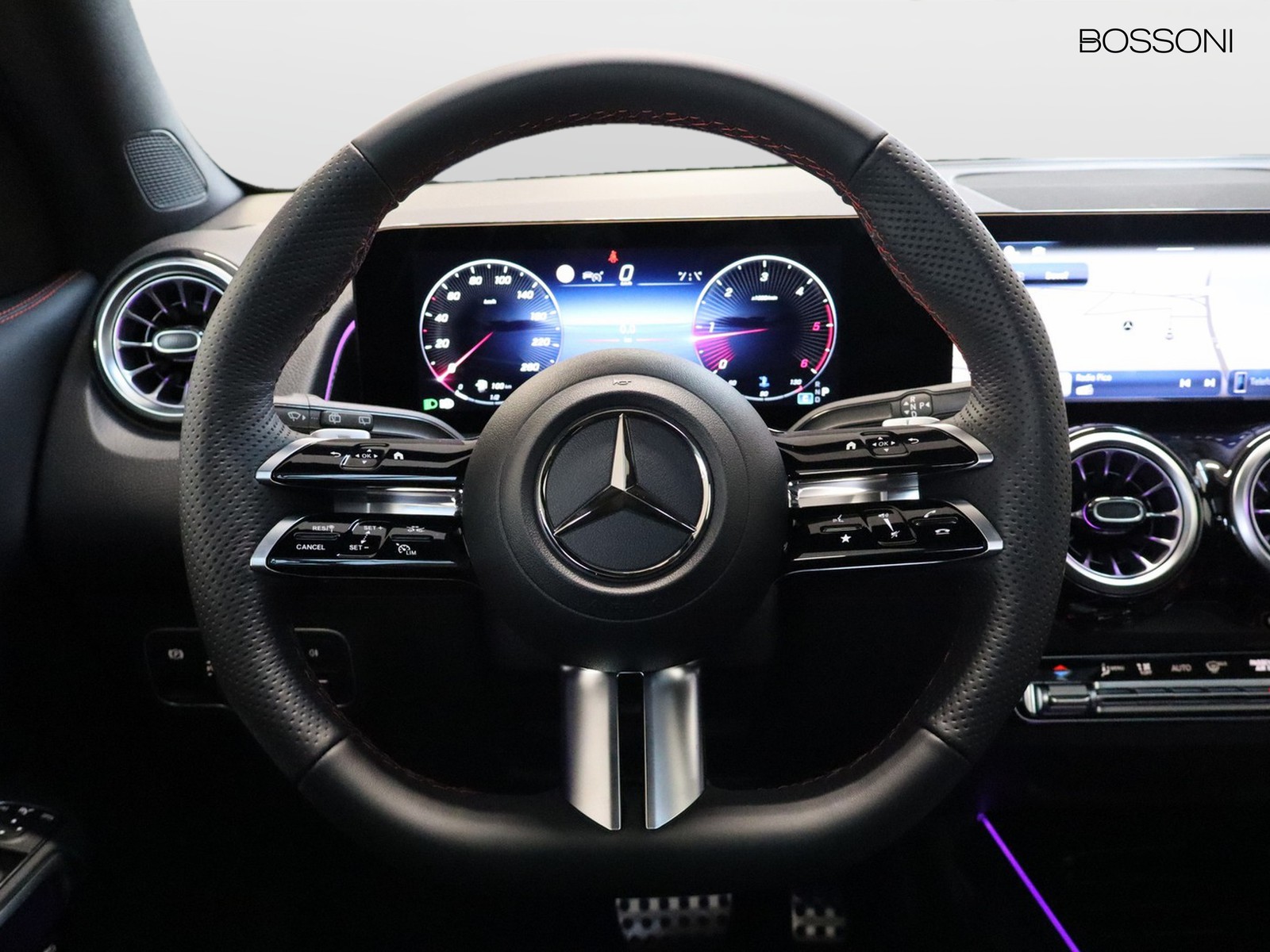 18 - Mercedes GLB 220 d amg line premium 4matic 8g-dct