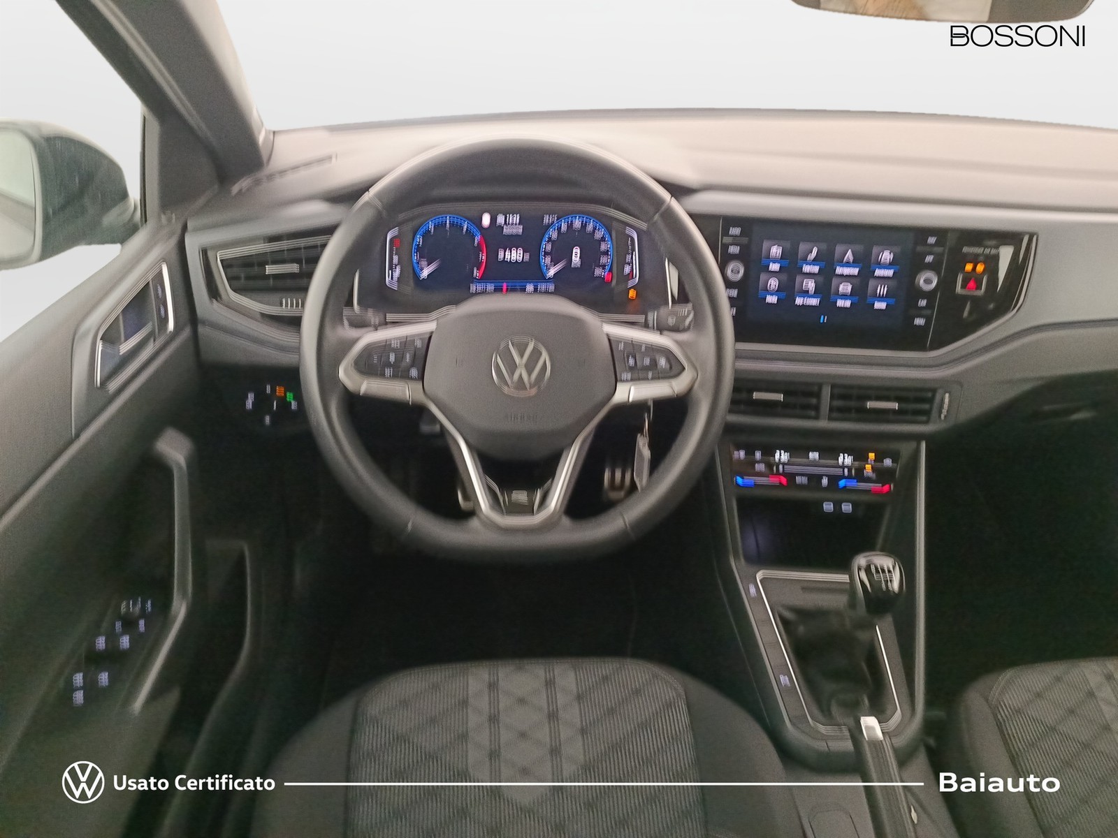 8 - Volkswagen Taigo 1.0 tsi 115cv r-line