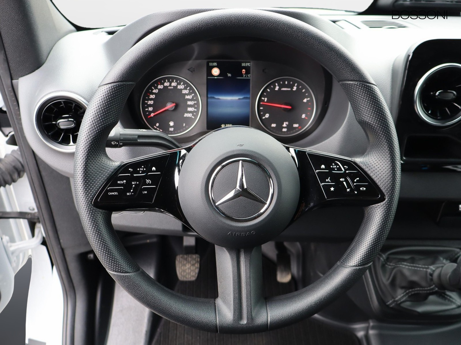 11 - Mercedes Vans Sprinter 315 rwd 2.0 cdi f 37/35 pro