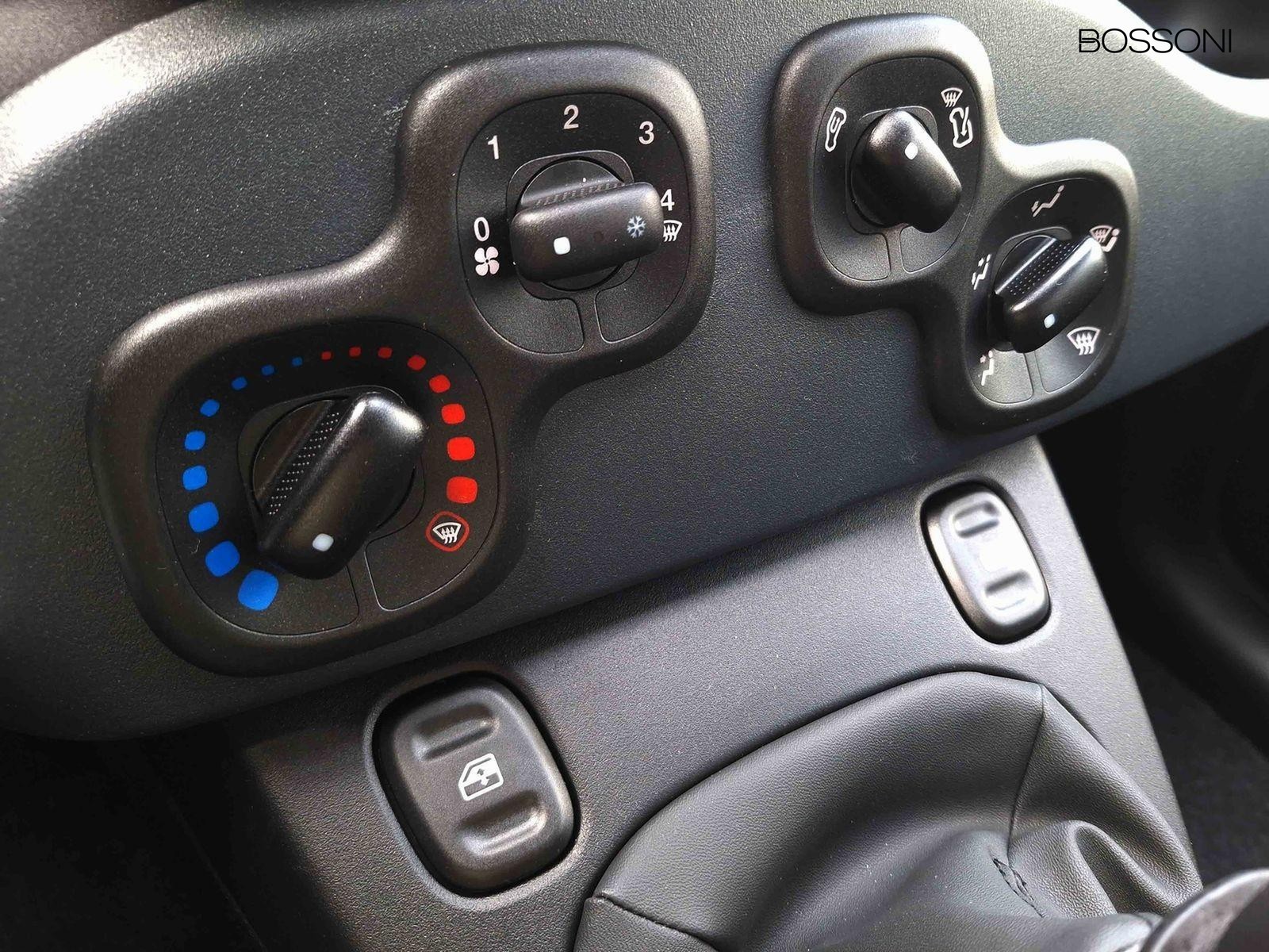 17 - Fiat Pandina 1.0 firefly hybrid 65cv icon s&s 5p.ti