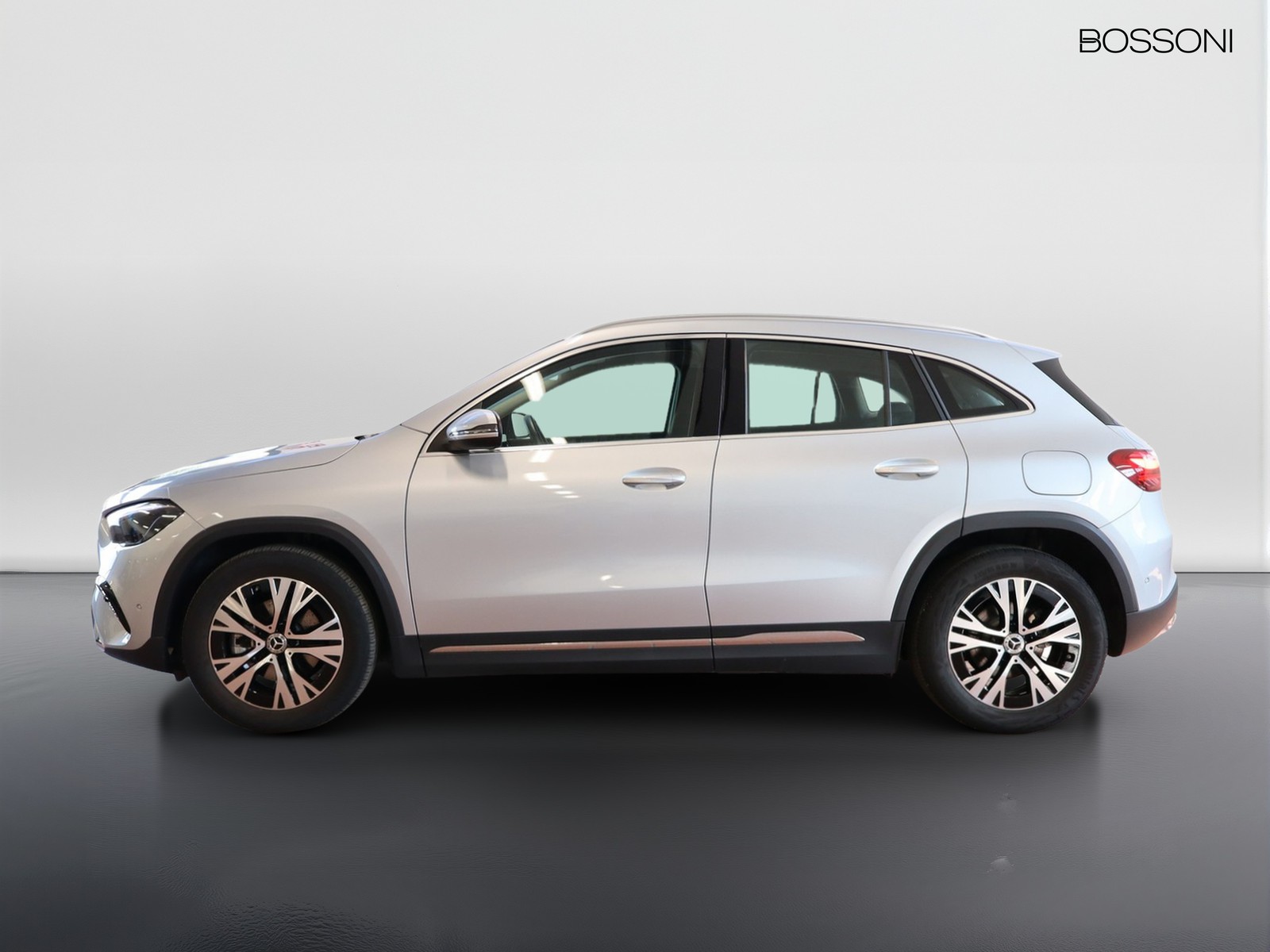 3 - Mercedes GLA 180 d progressive advanced 8g-dct