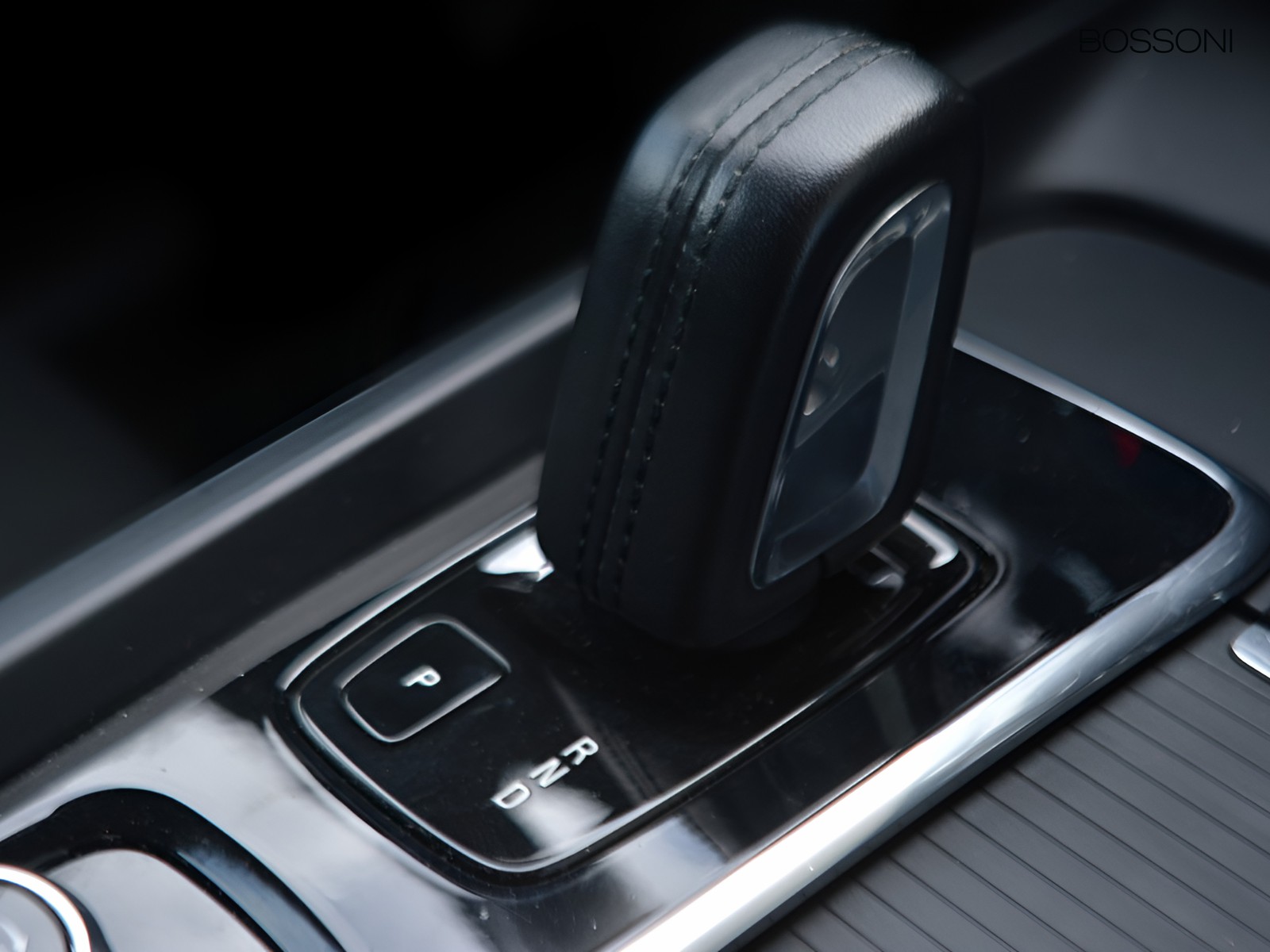 18 - Volvo XC60 2.0 b4 momentum awd geartronic my20