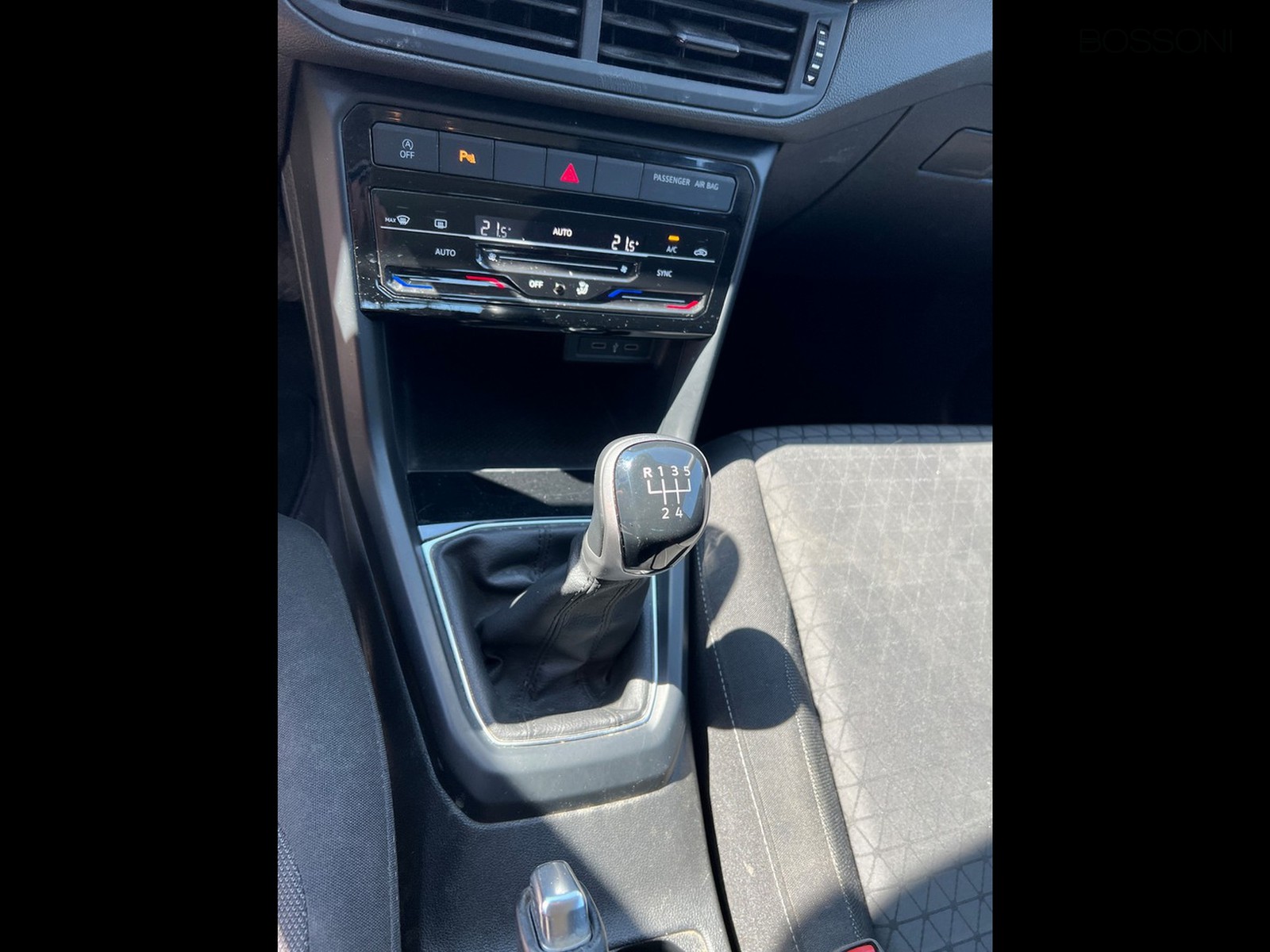 6 - Volkswagen T-Cross 1.0 tsi 95cv style